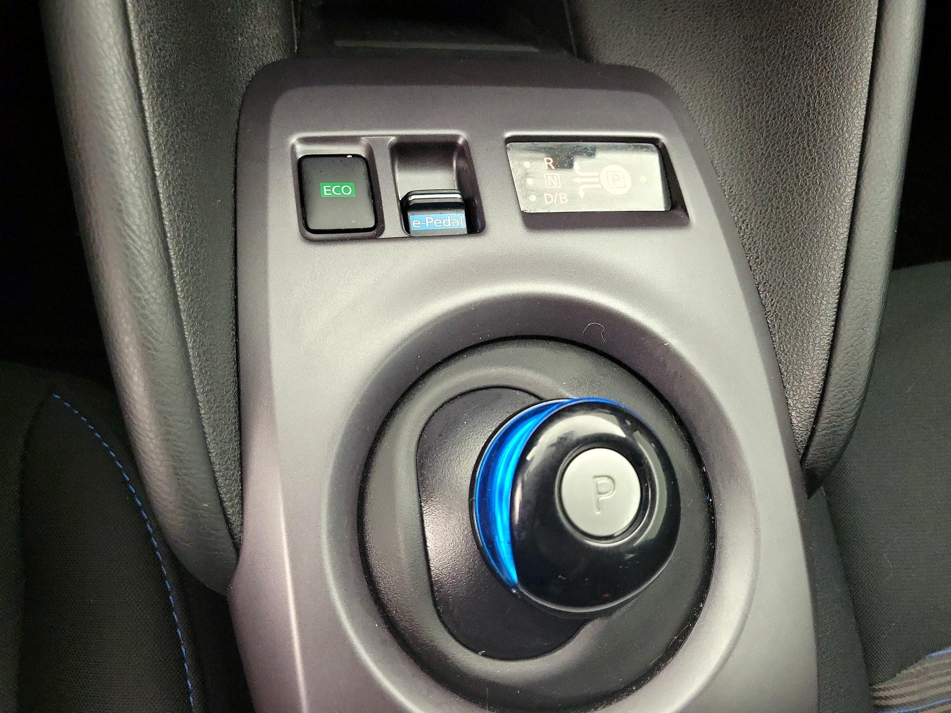 Thumbnail: 2024 Nissan Leaf - 17
