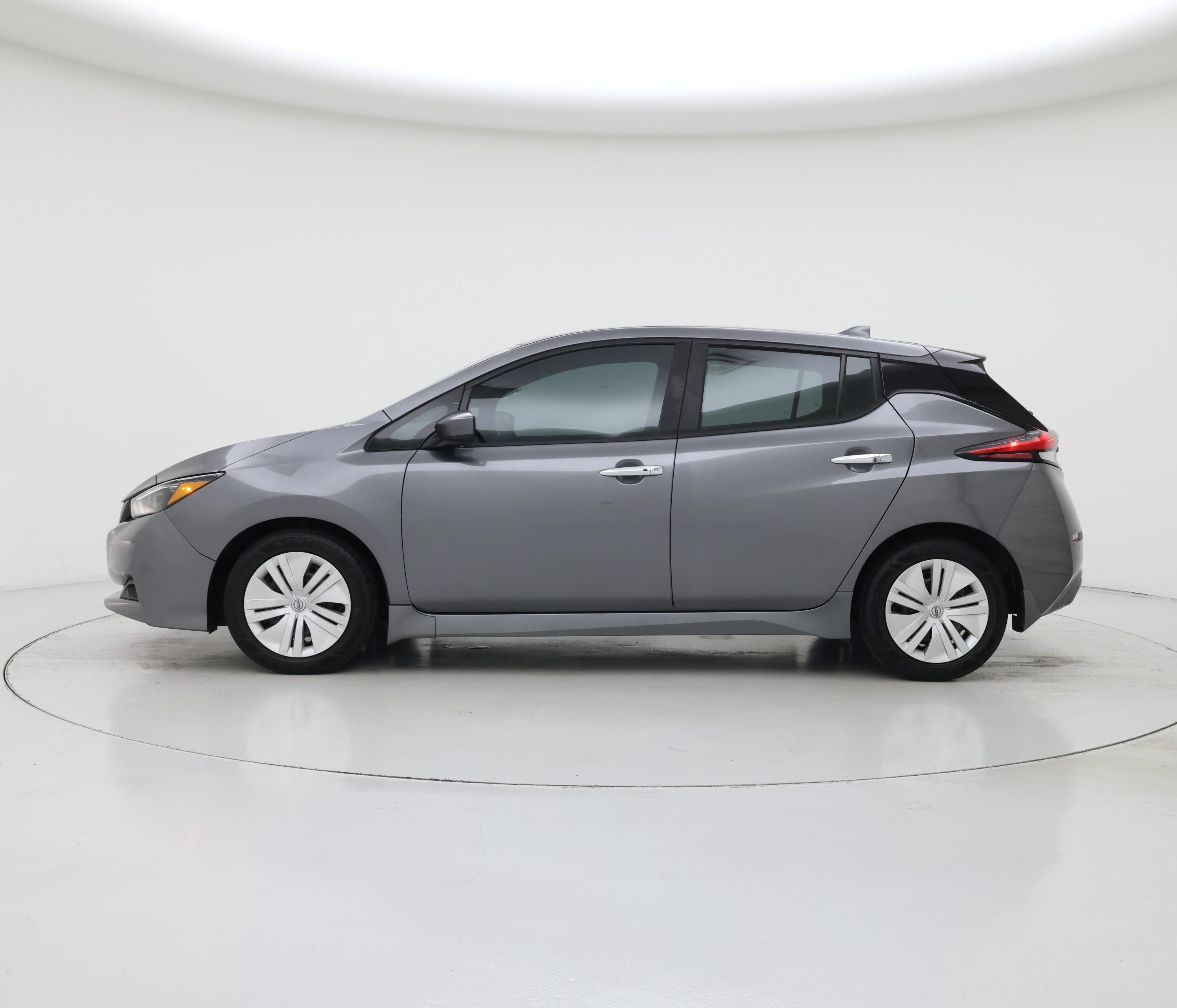 Thumbnail: 2024 Nissan Leaf - 3