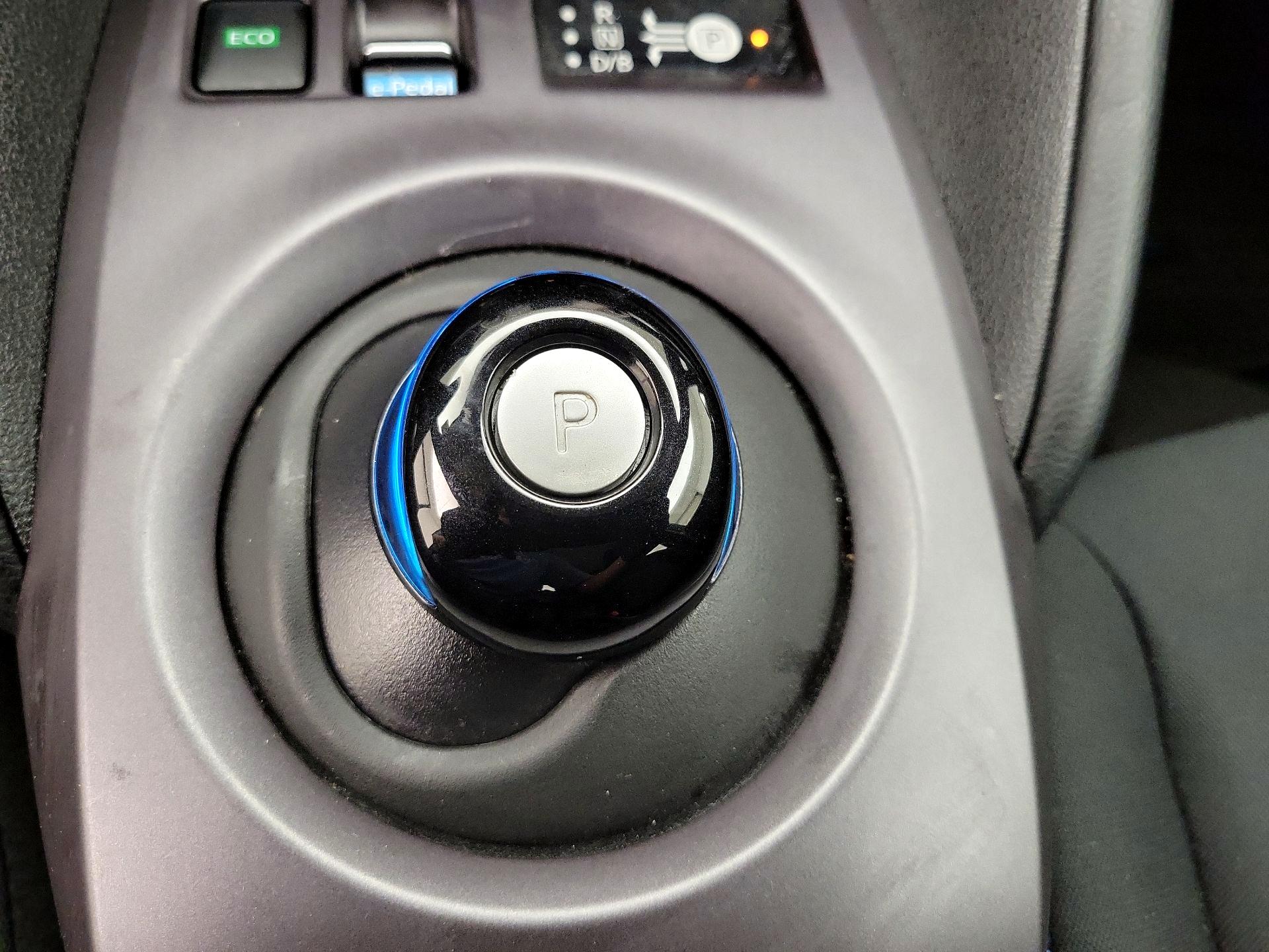 Thumbnail: 2025 Nissan Leaf - 17