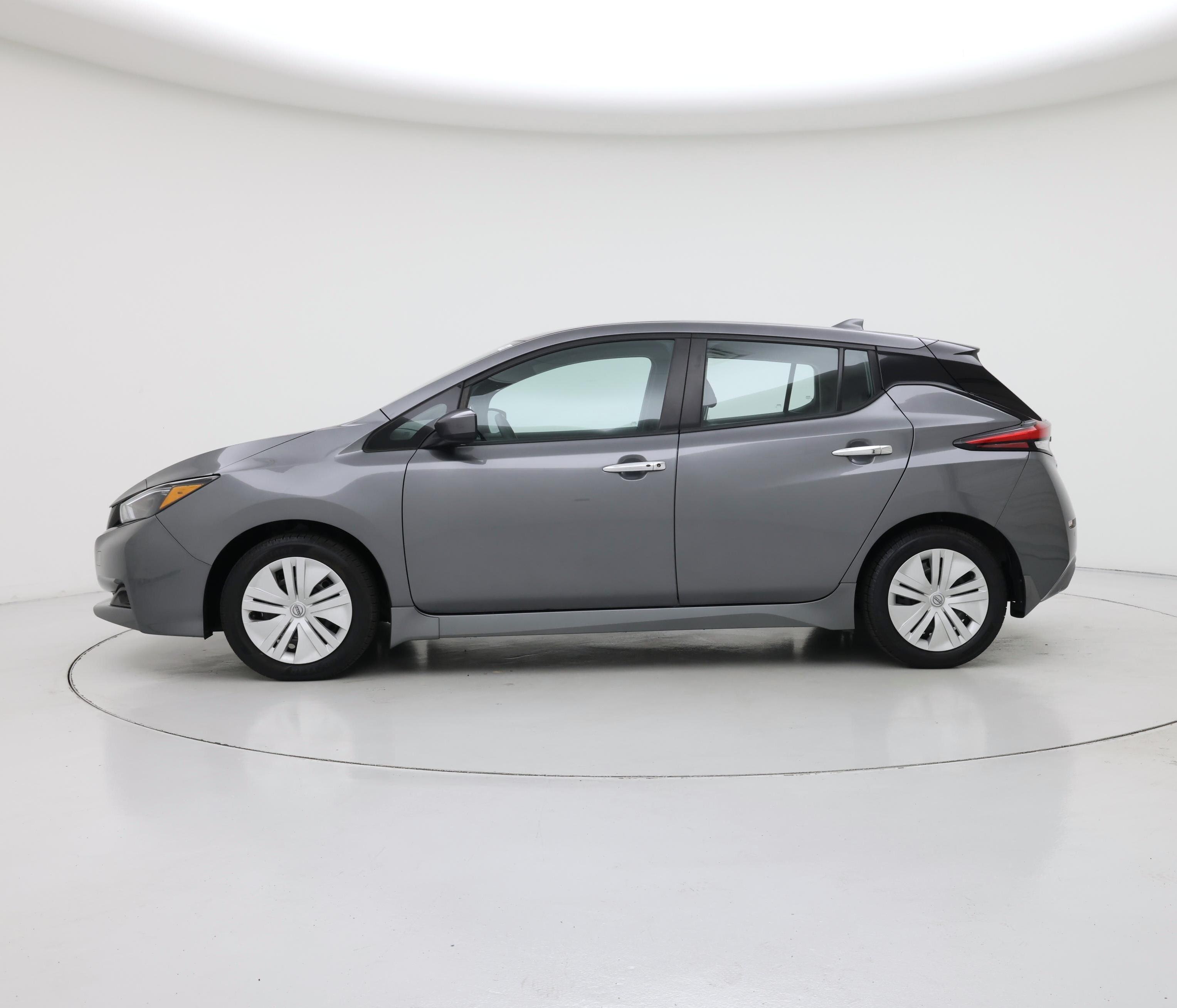 Thumbnail: 2025 Nissan Leaf - 3