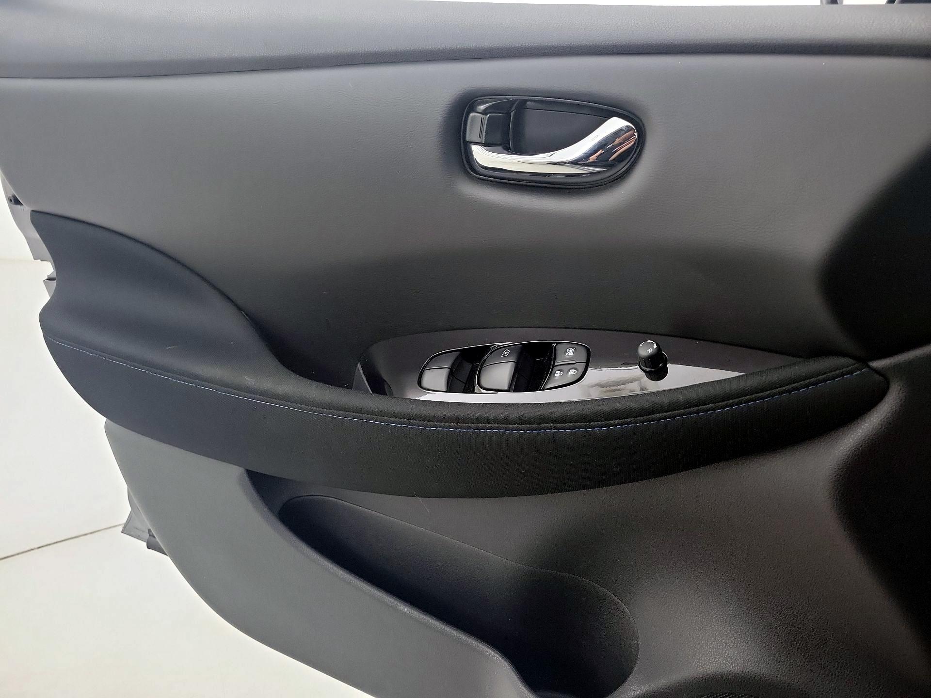 Thumbnail: 2024 Nissan Leaf - 12