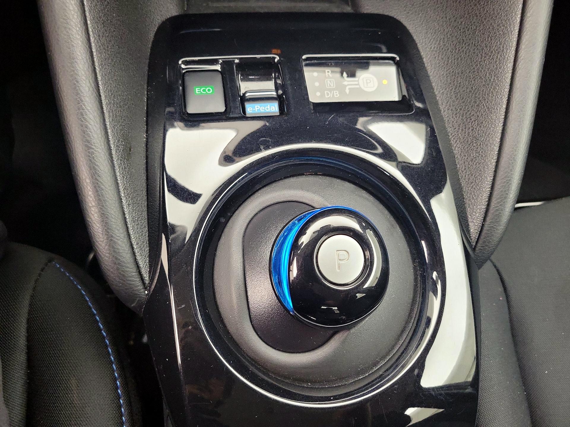 Thumbnail: 2024 Nissan Leaf - 17