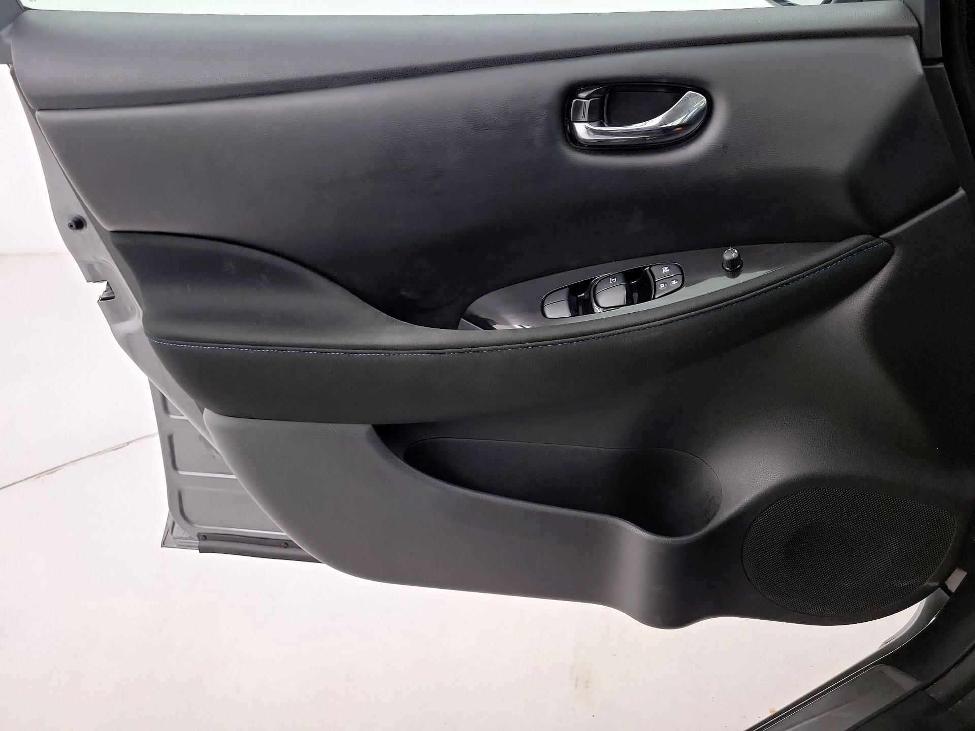 Thumbnail: 2024 Nissan Leaf - 12