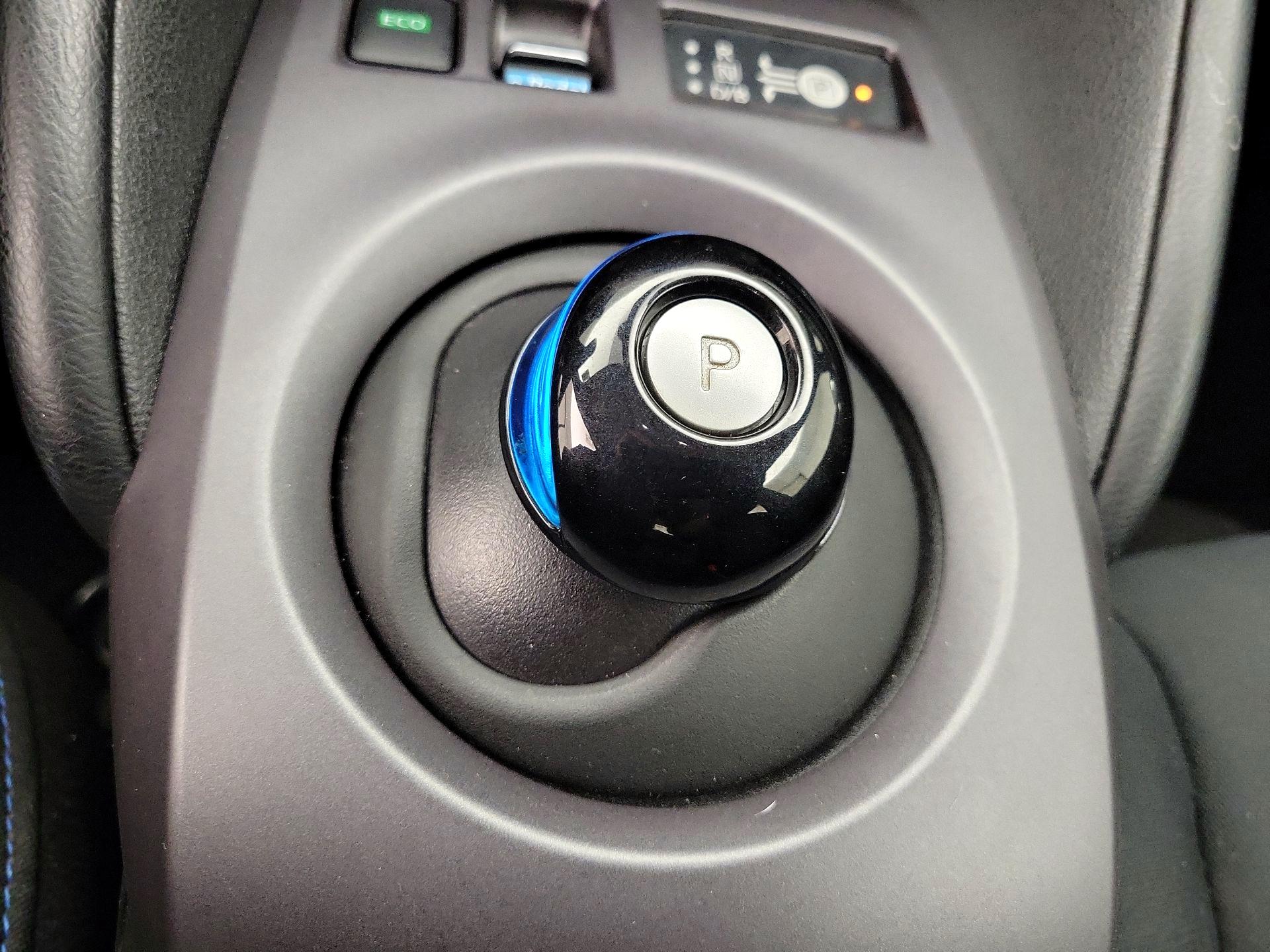 Thumbnail: 2025 Nissan Leaf - 17