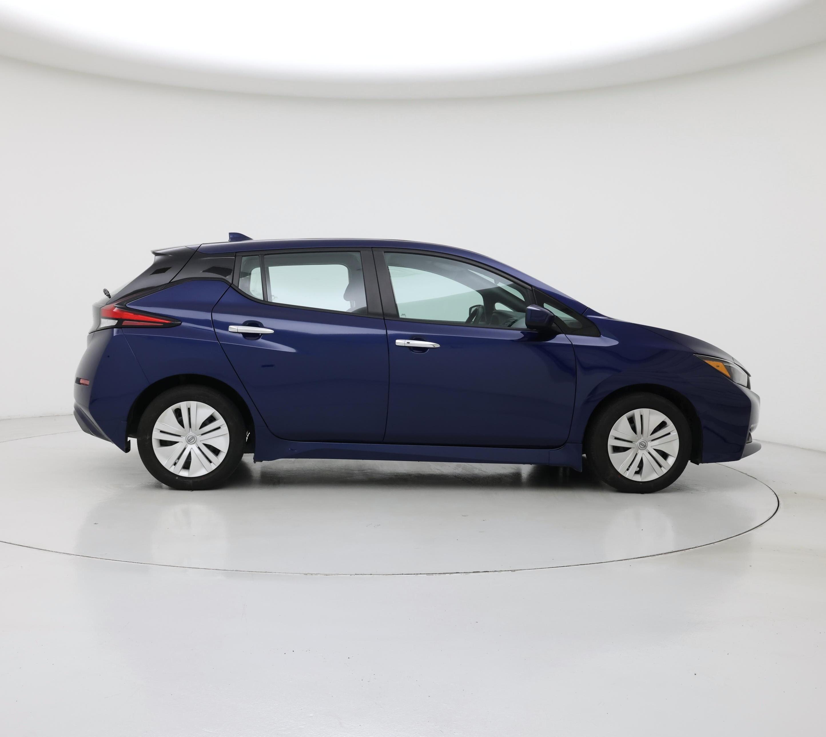 Thumbnail: 2025 Nissan Leaf - 7