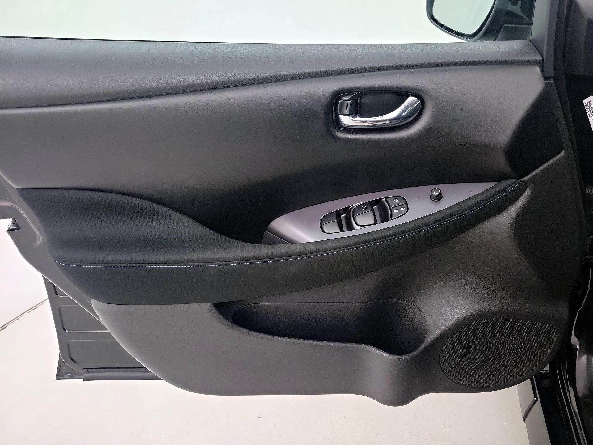 Thumbnail: 2025 Nissan Leaf - 12