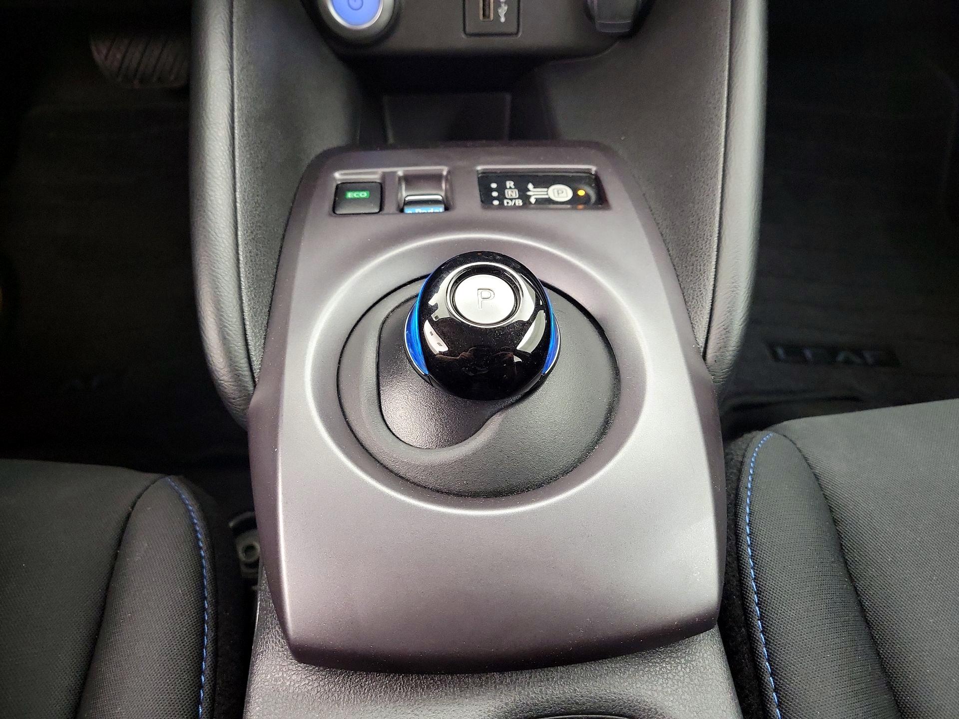 Thumbnail: 2025 Nissan Leaf - 17