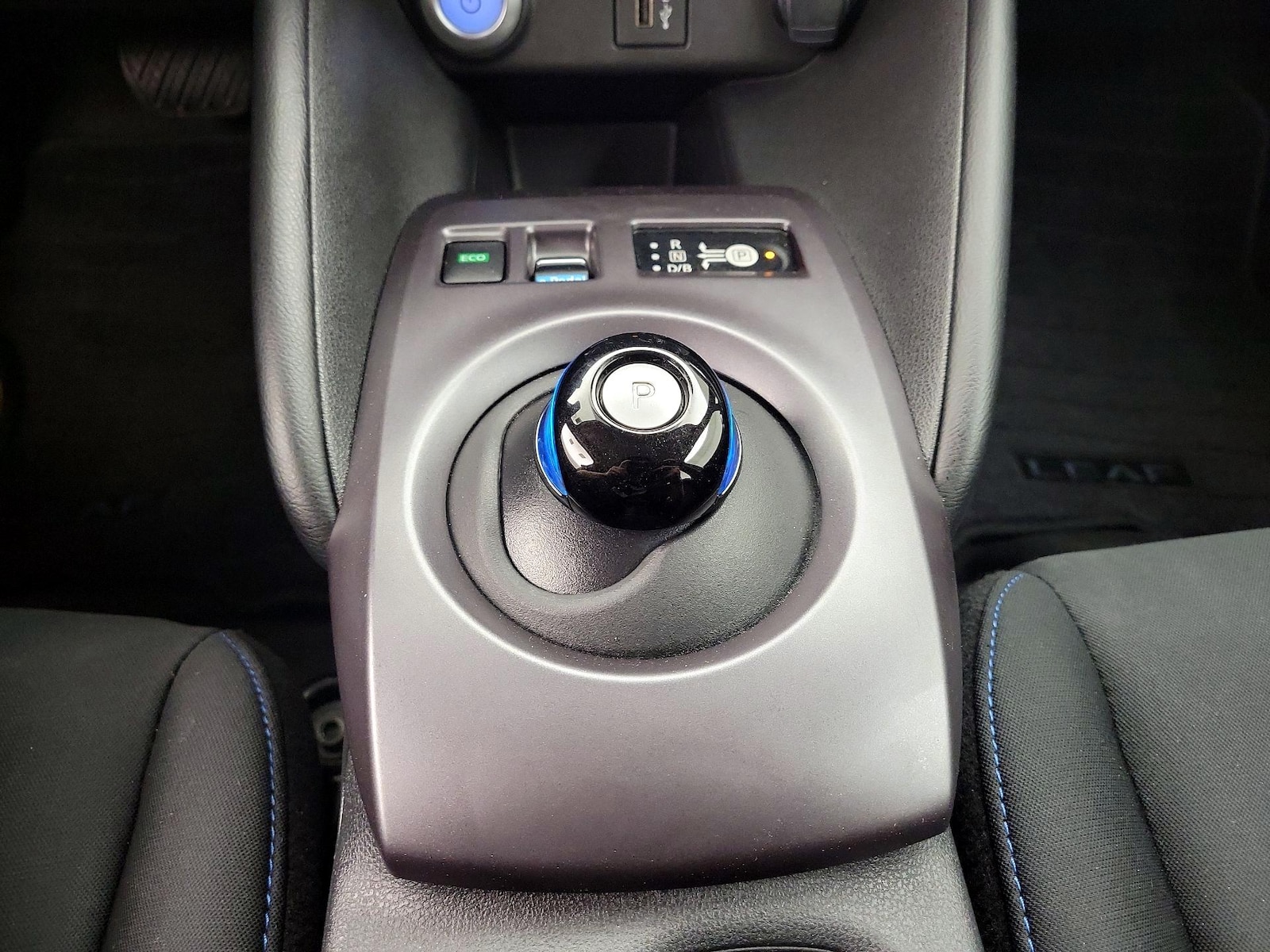 2025 Nissan Leaf S - Photo 18