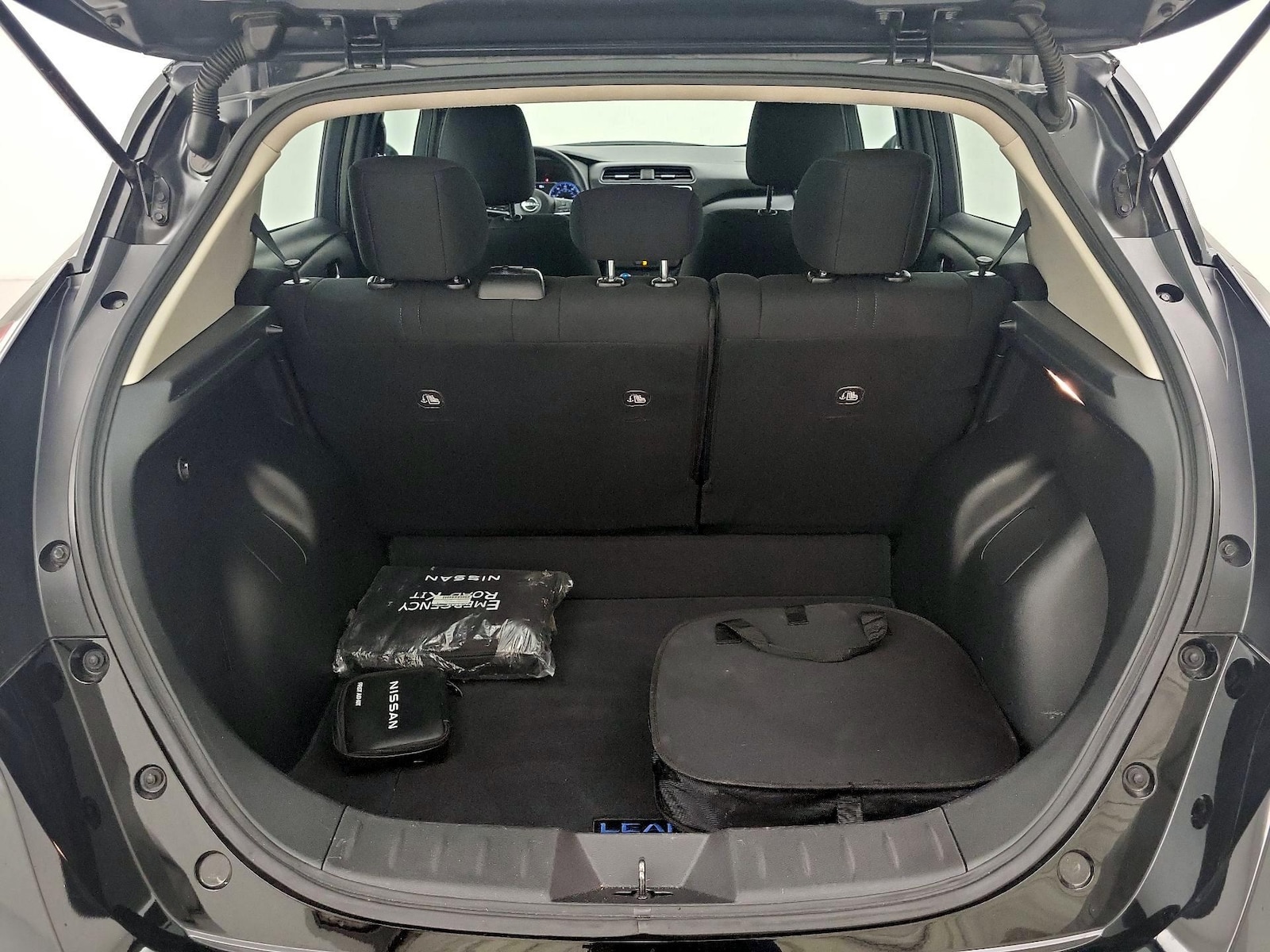 2025 Nissan Leaf S - Photo 21