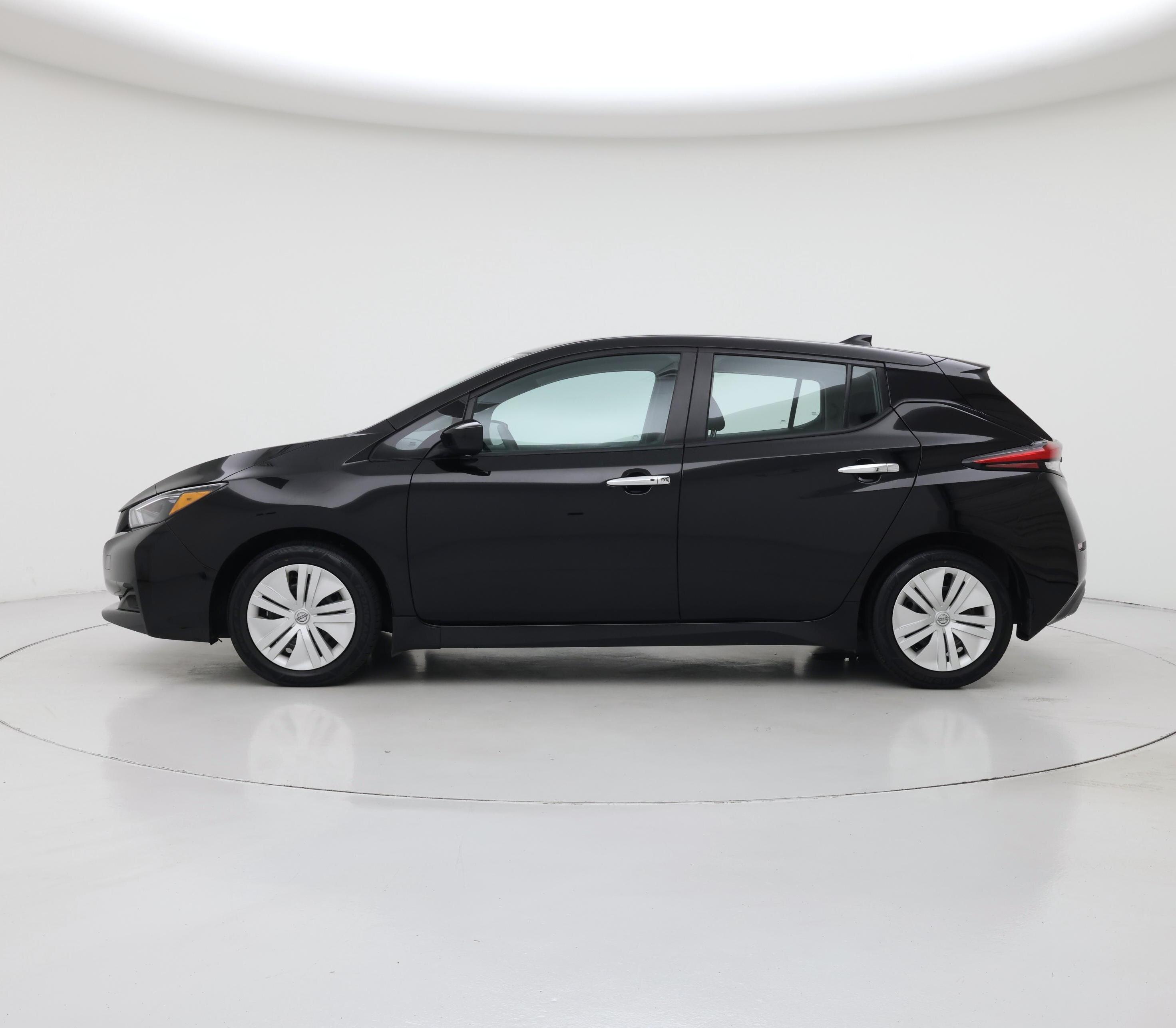 Thumbnail: 2025 Nissan Leaf - 3