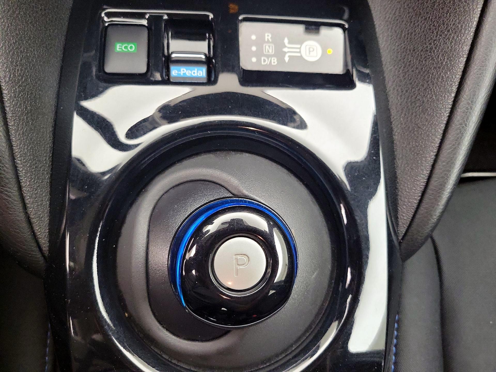 Thumbnail: 2024 Nissan Leaf - 17