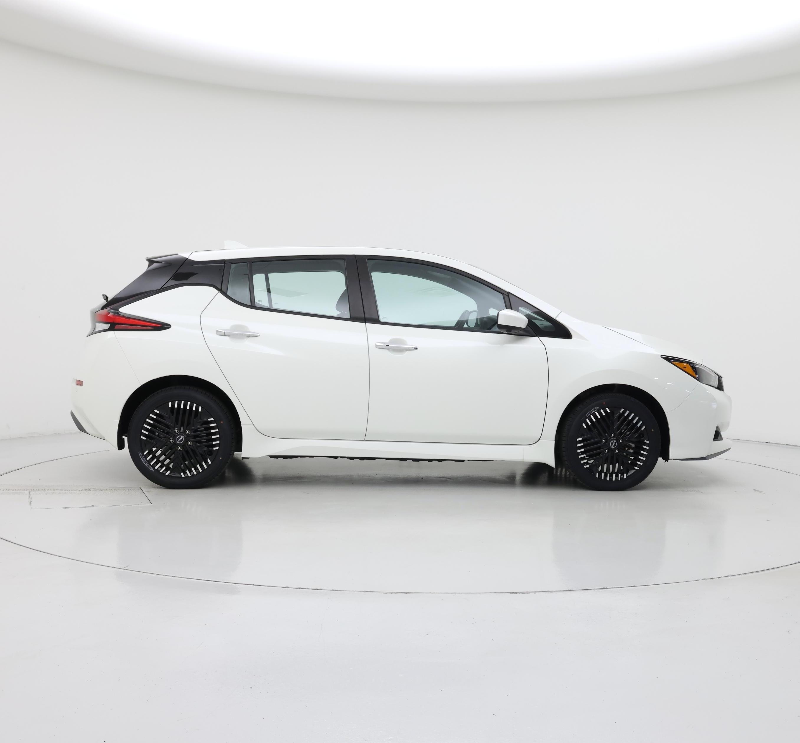 Thumbnail: 2024 Nissan Leaf - 7