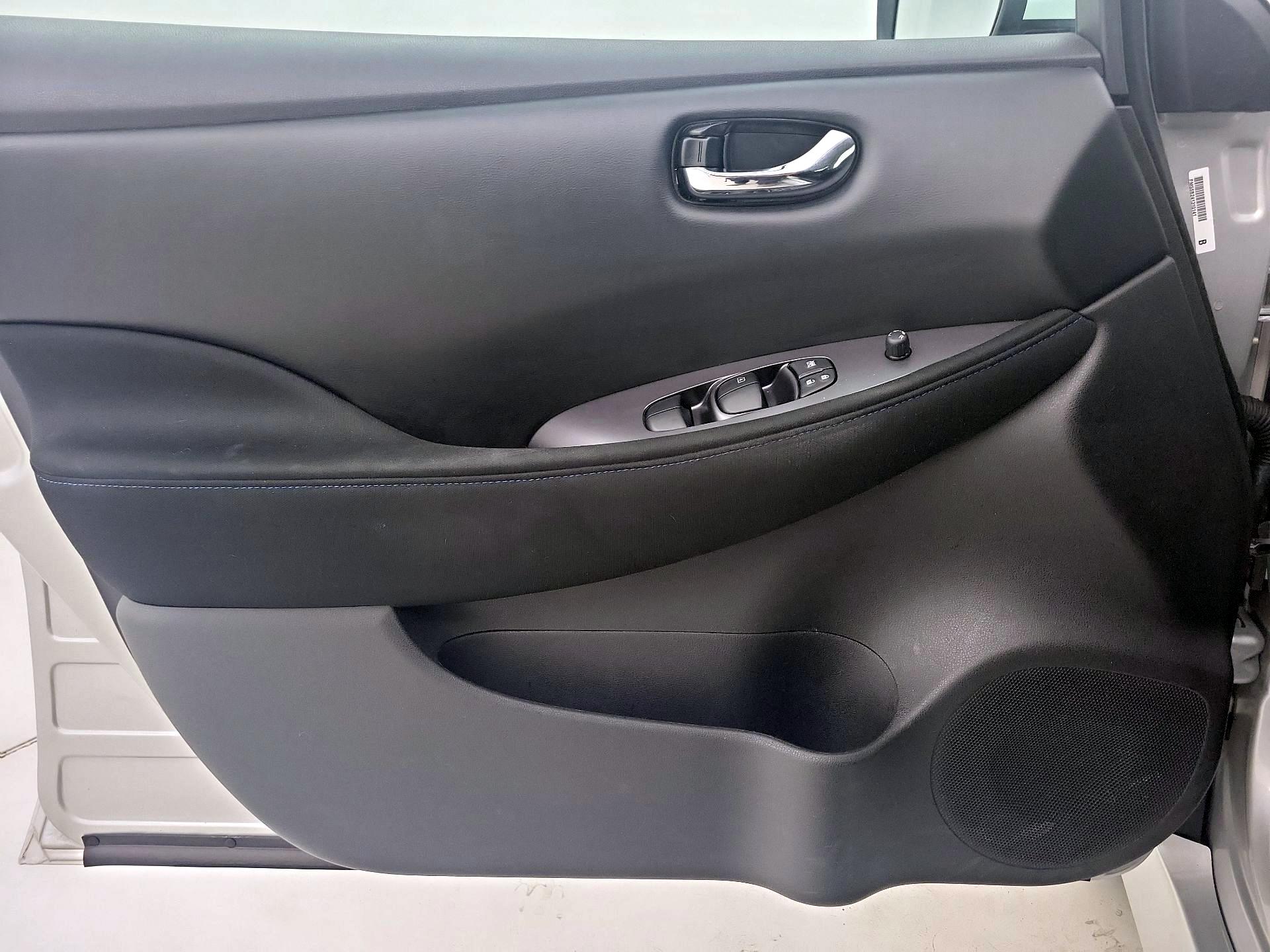 Thumbnail: 2024 Nissan Leaf - 12