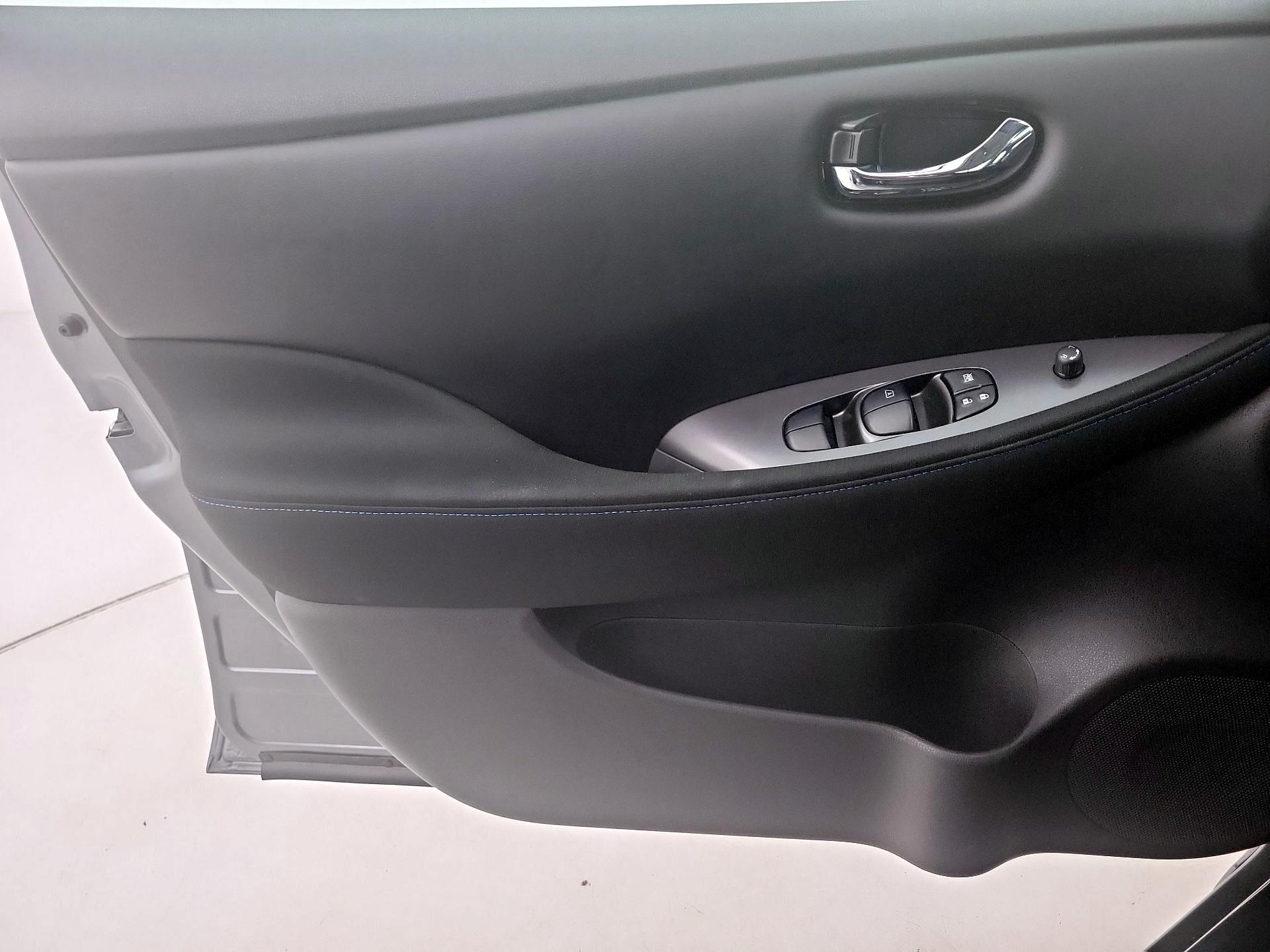 Thumbnail: 2024 Nissan Leaf - 12