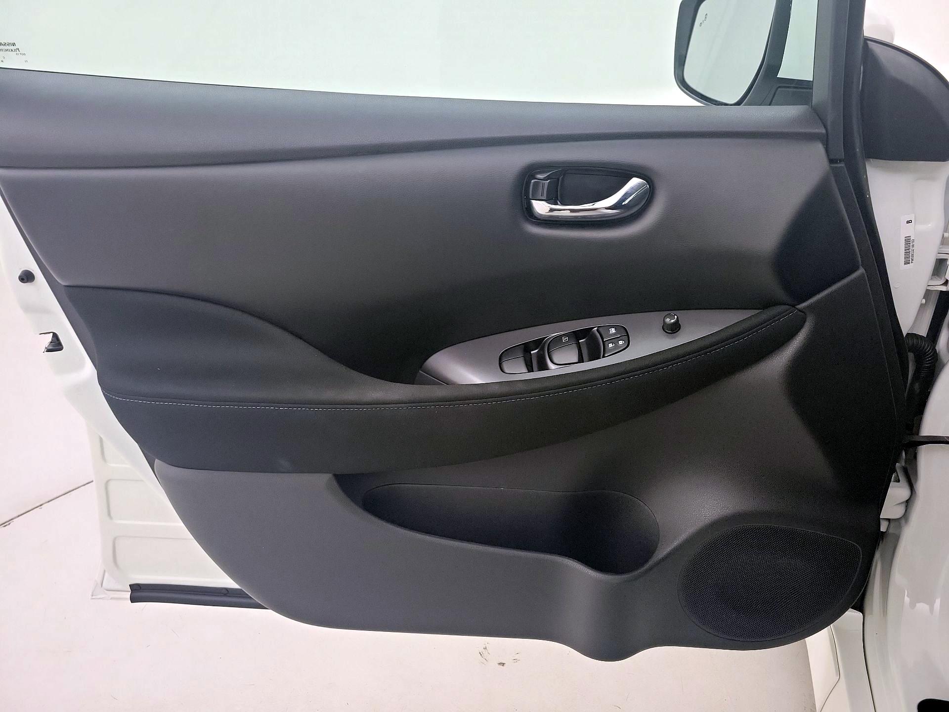 Thumbnail: 2024 Nissan Leaf - 12
