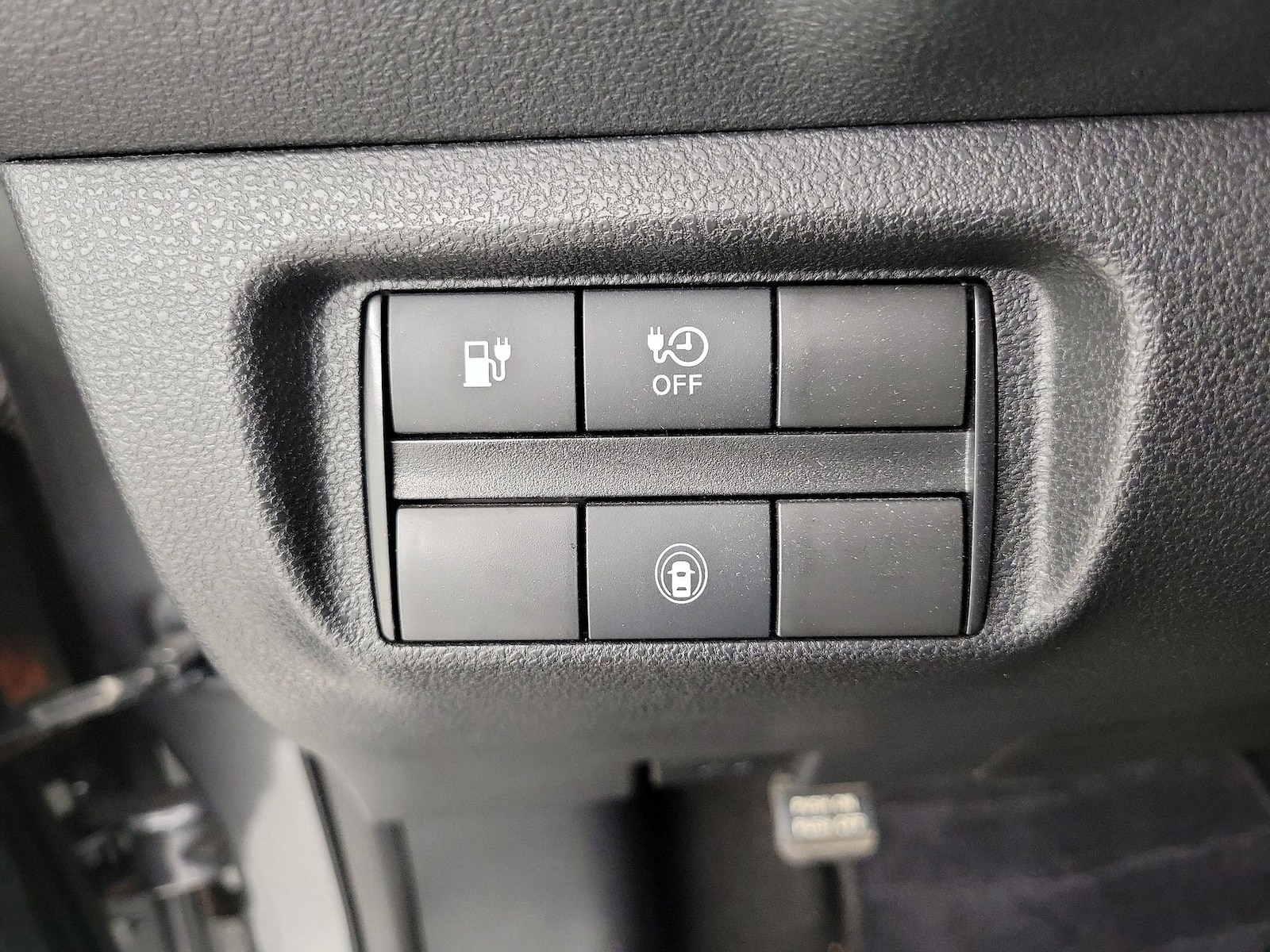 2025 Nissan Leaf S - Photo 14