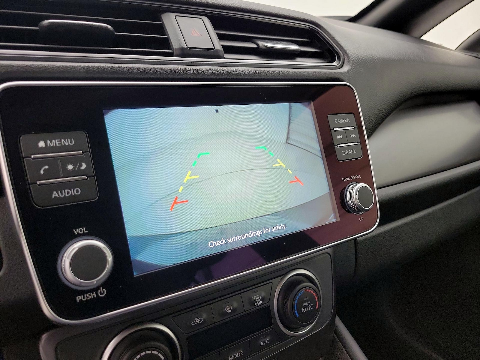 2025 Nissan Leaf S - Photo 15