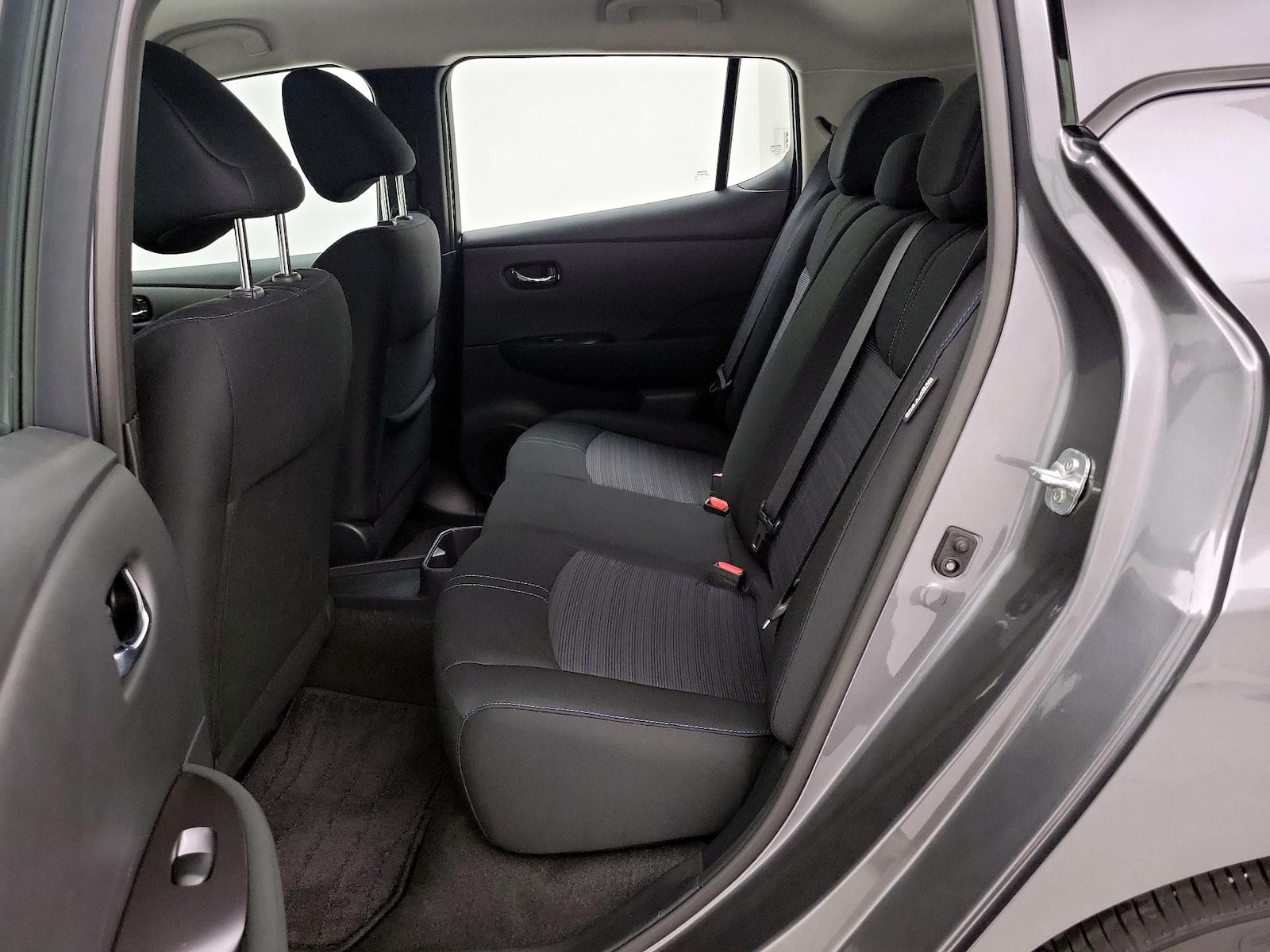 2025 Nissan Leaf S - Photo 20