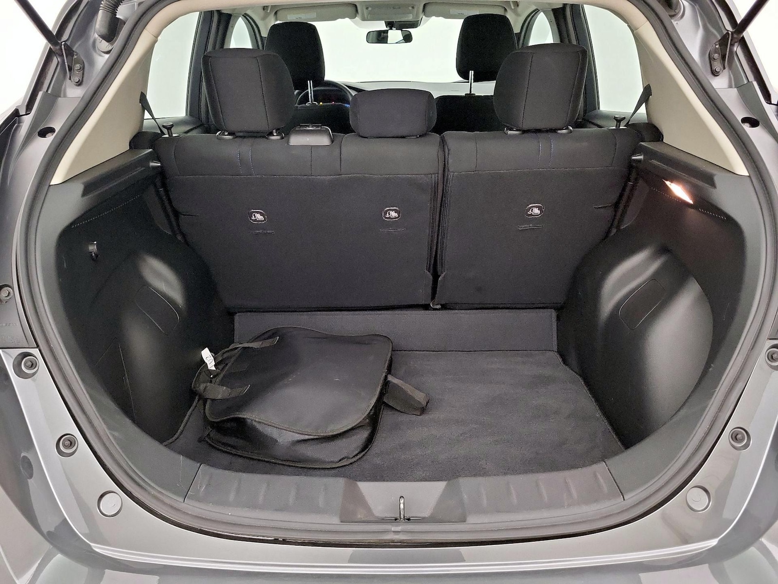 2025 Nissan Leaf S - Photo 21