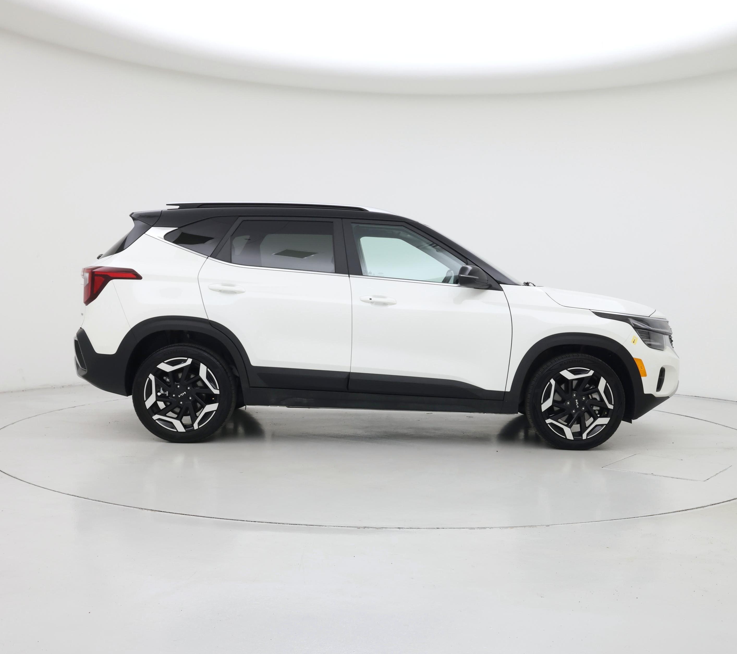 Thumbnail: 2024 Kia Seltos - 7