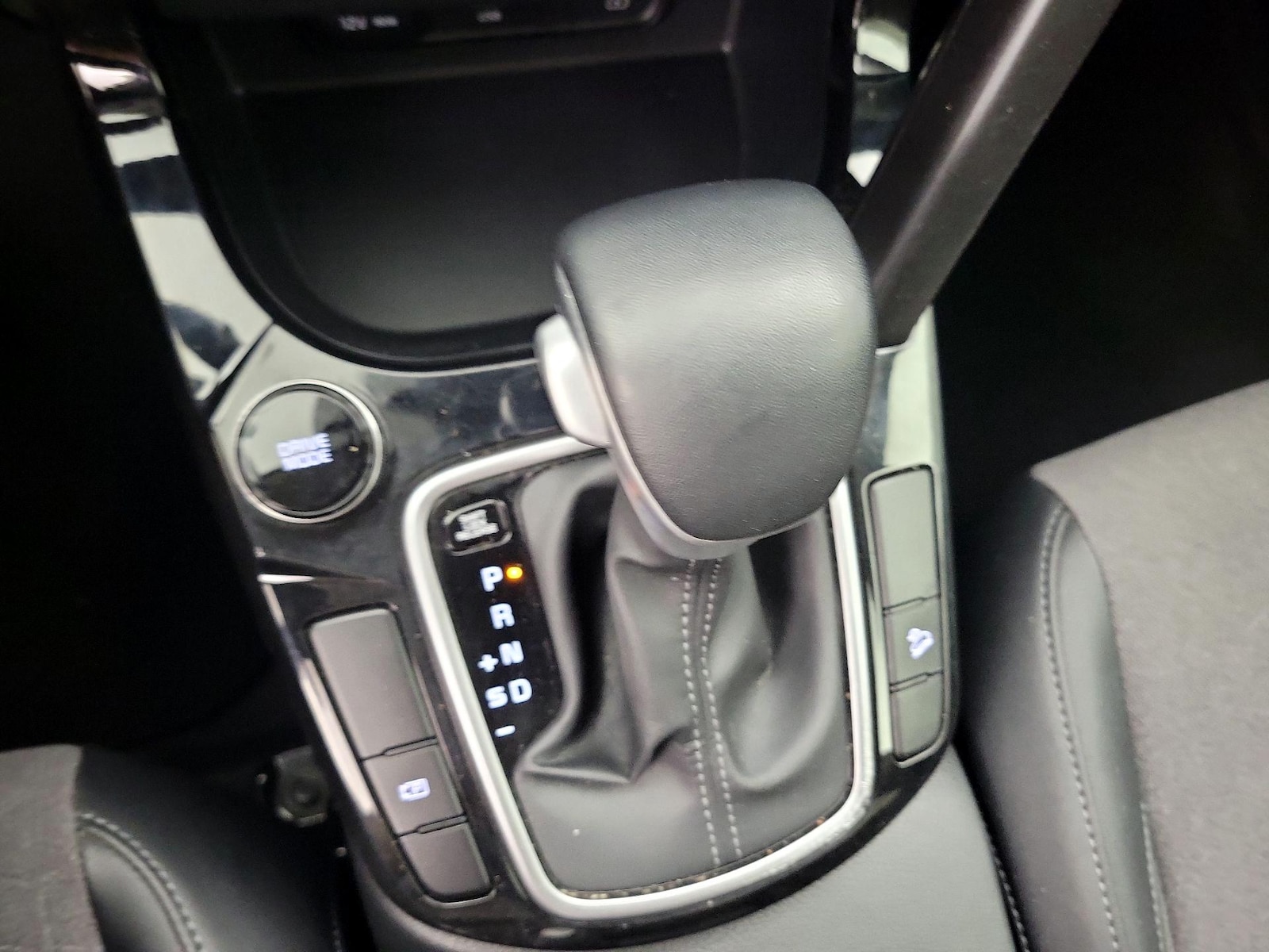 2024 Kia Seltos S - Photo 18
