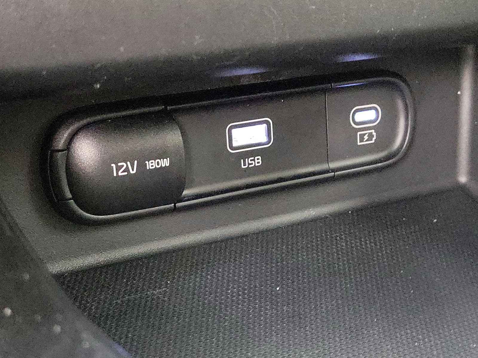 2024 Kia Seltos S - Photo 19