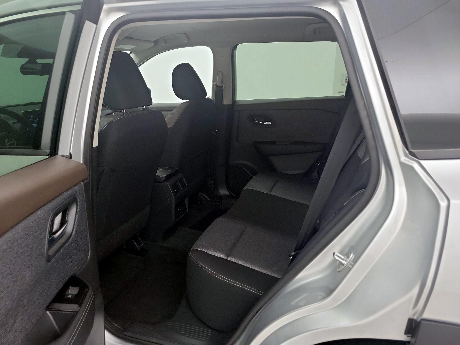 Thumbnail: 2023 Nissan Rogue - 19