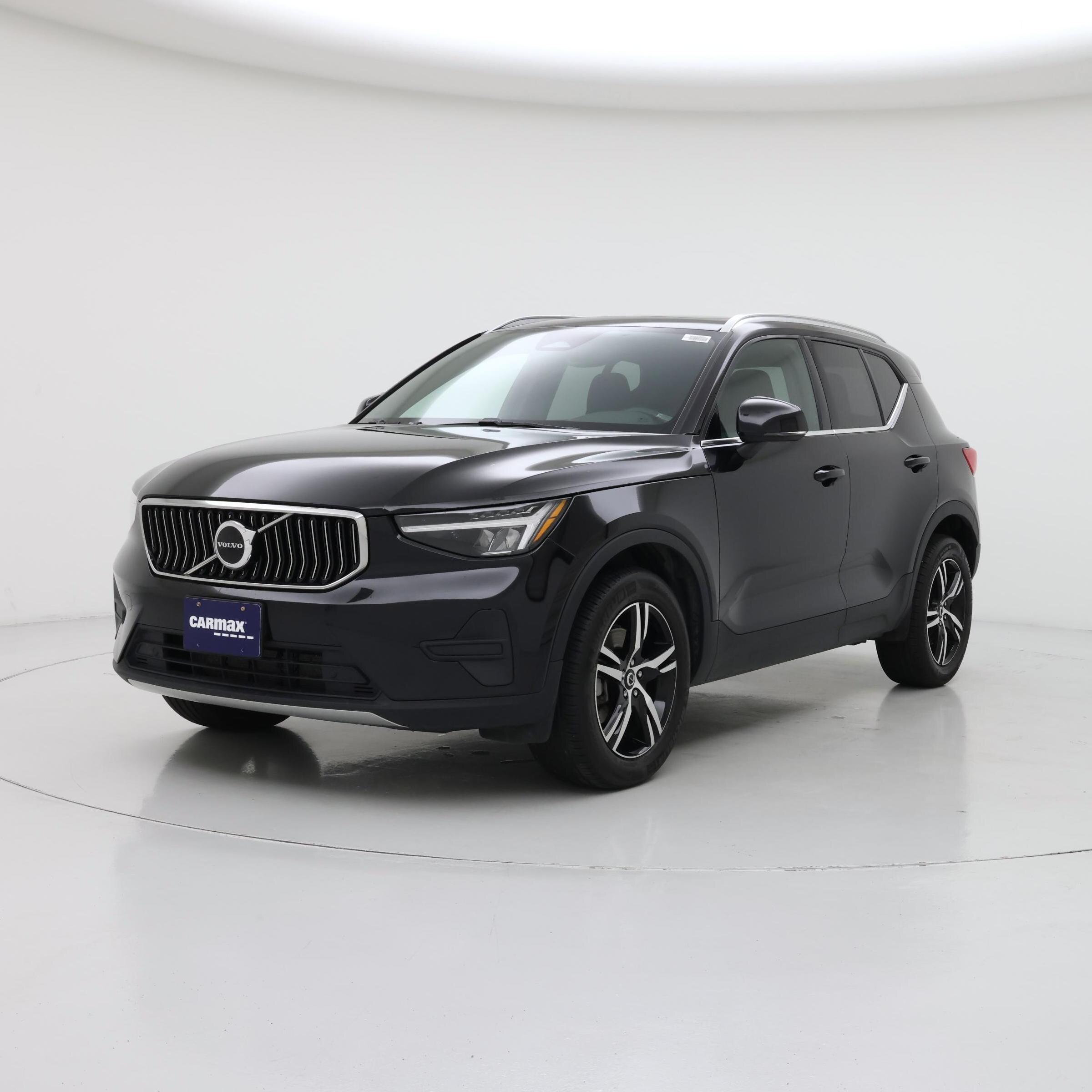 Thumbnail: 2025 Volvo XC40 - 4