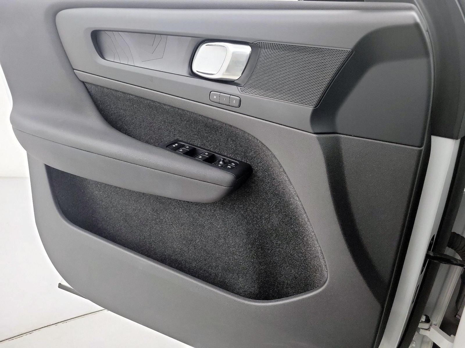 2023 Volvo XC40 Core - Photo 13