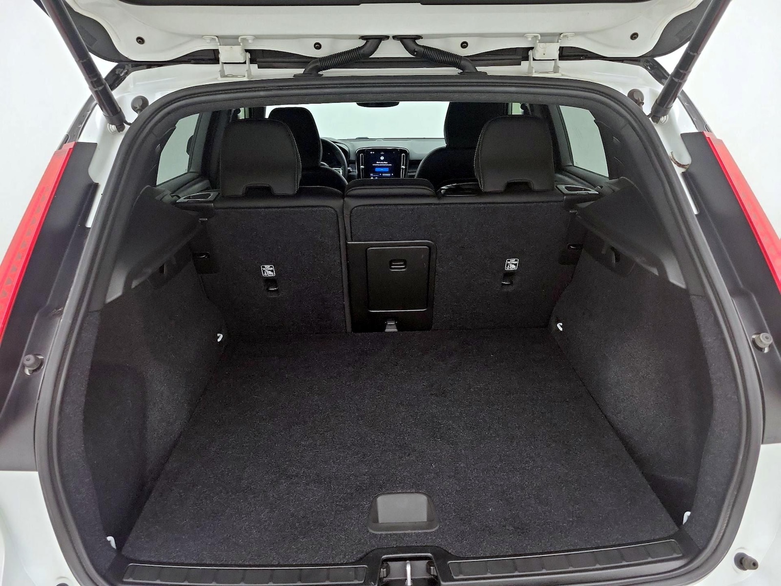 2023 Volvo XC40 Core - Photo 21