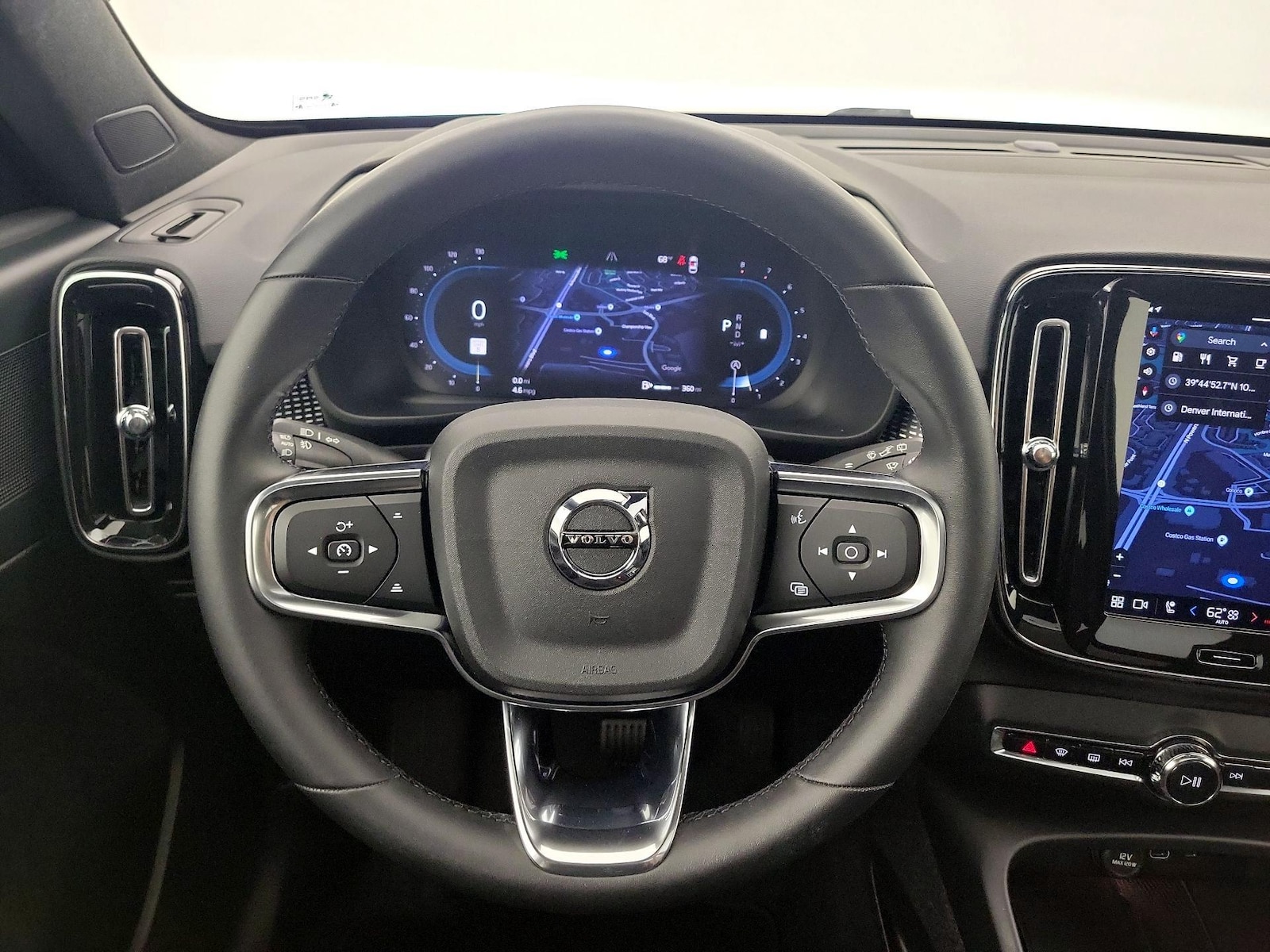 2025 Volvo XC40 Plus - Photo 11