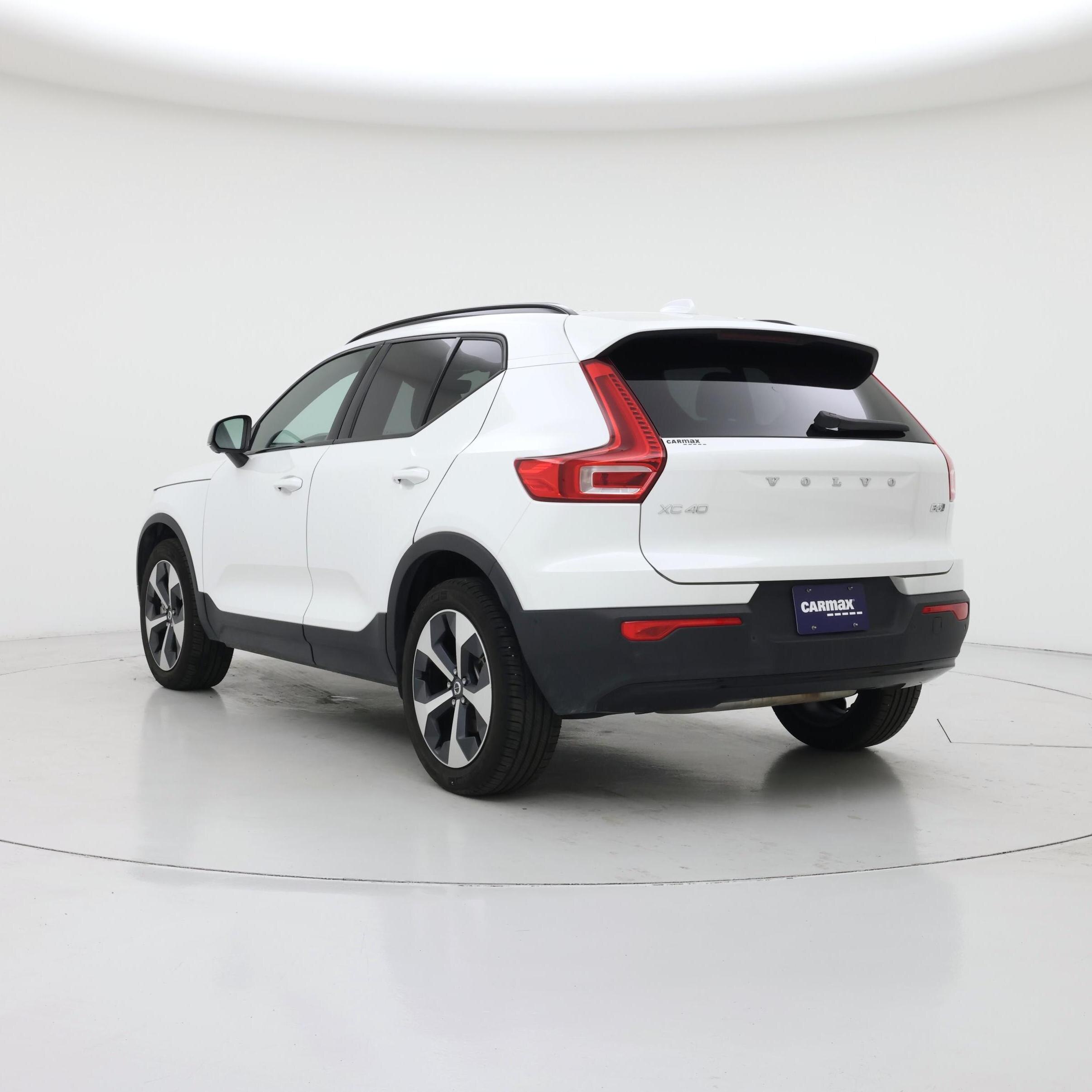 Thumbnail: 2025 Volvo XC40 - 2