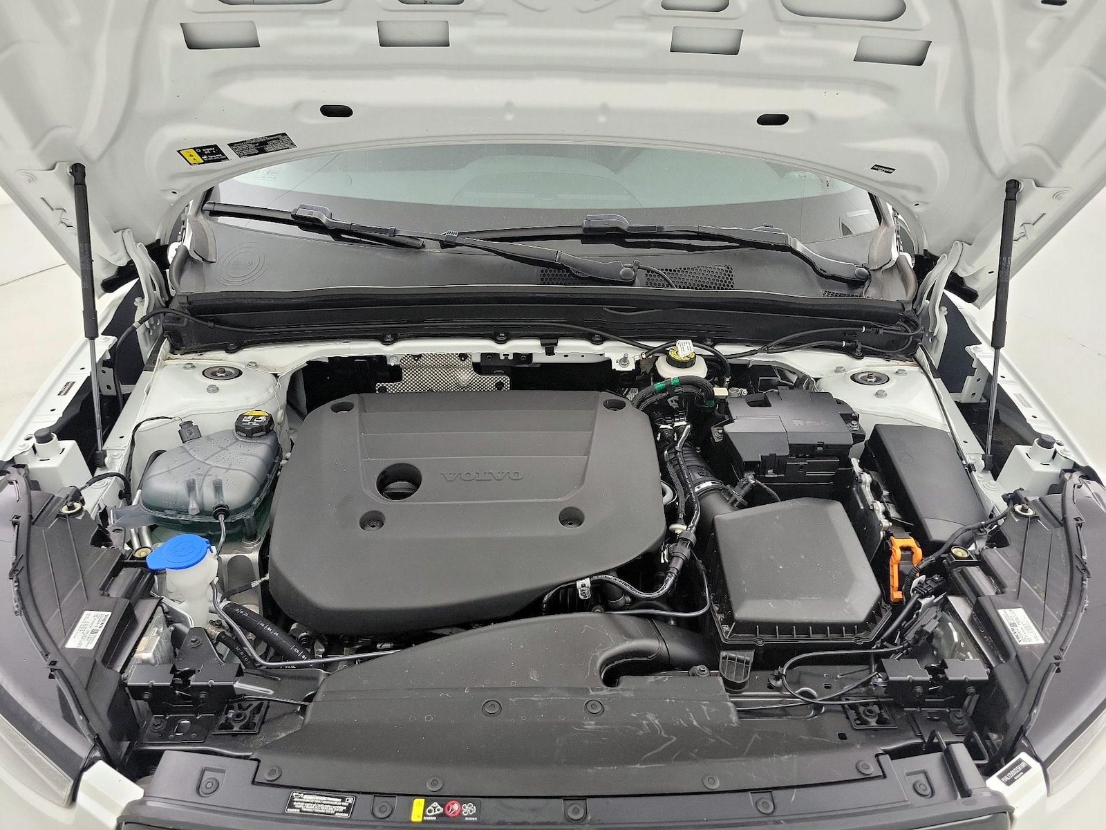 2025 Volvo XC40 Plus - Photo 24