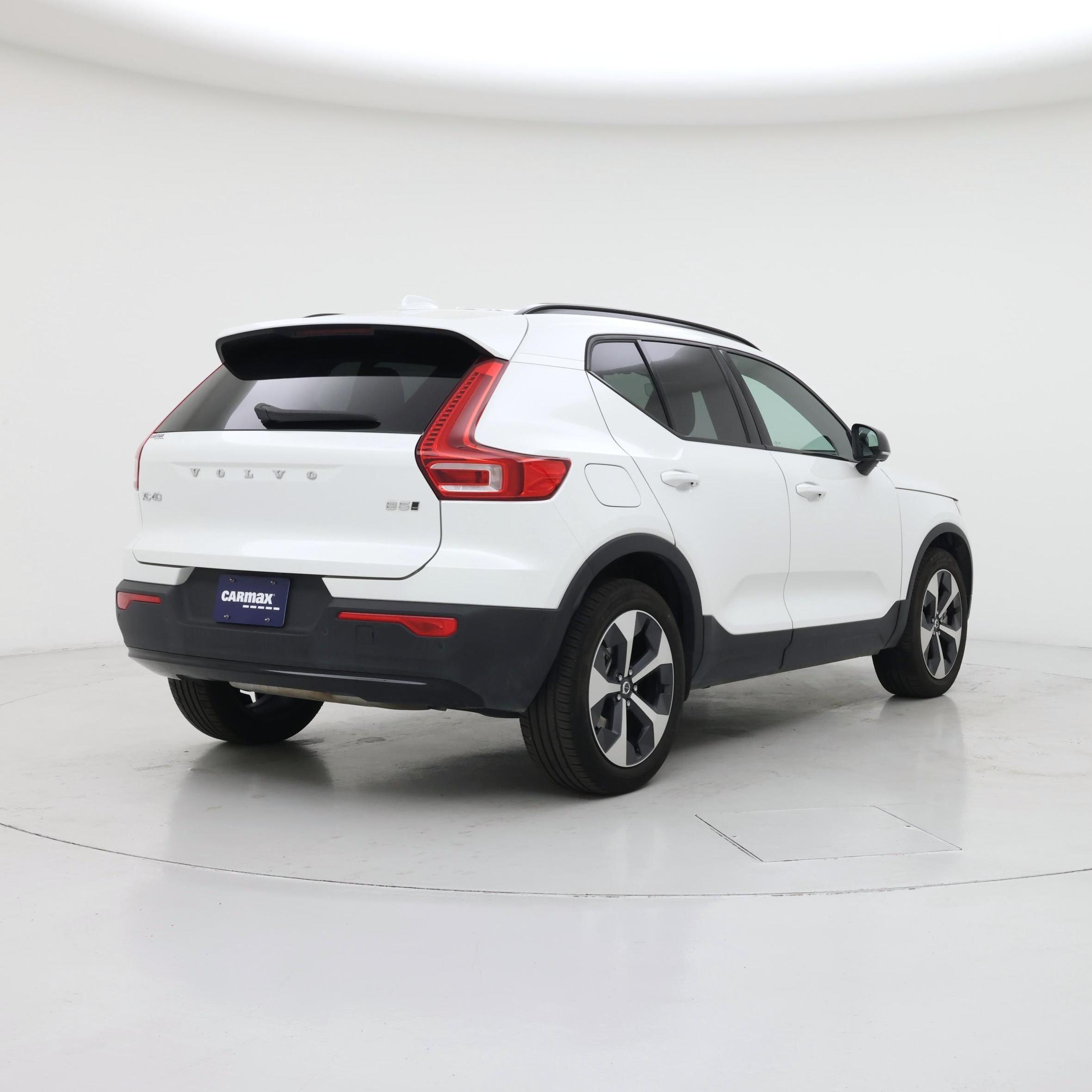 Thumbnail: 2025 Volvo XC40 - 8