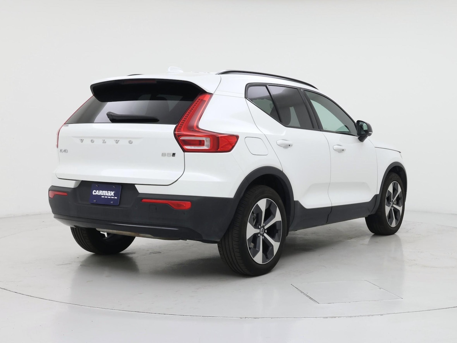 2025 Volvo XC40 Plus - Photo 9