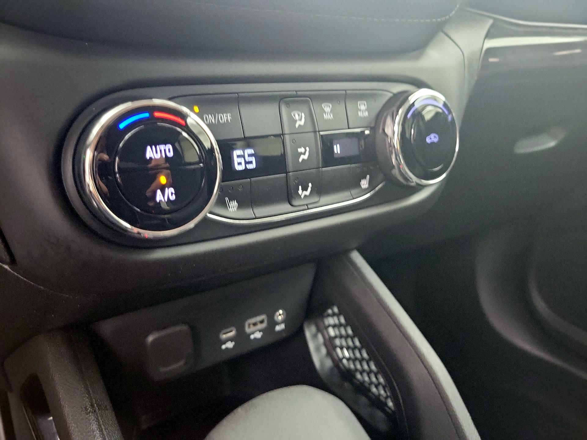 Thumbnail: 2023 Chevrolet TrailBlazer - 16