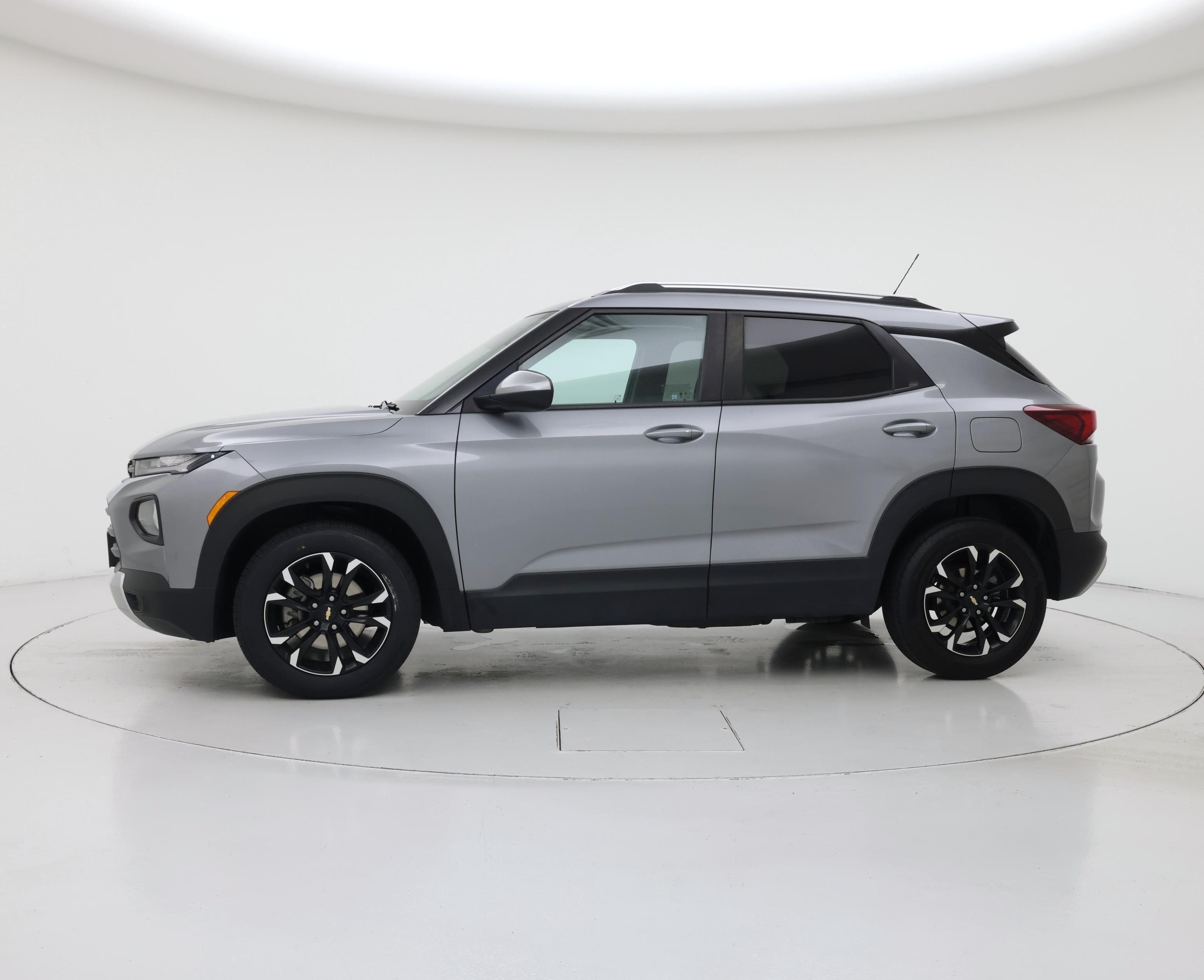 Thumbnail: 2023 Chevrolet TrailBlazer - 3