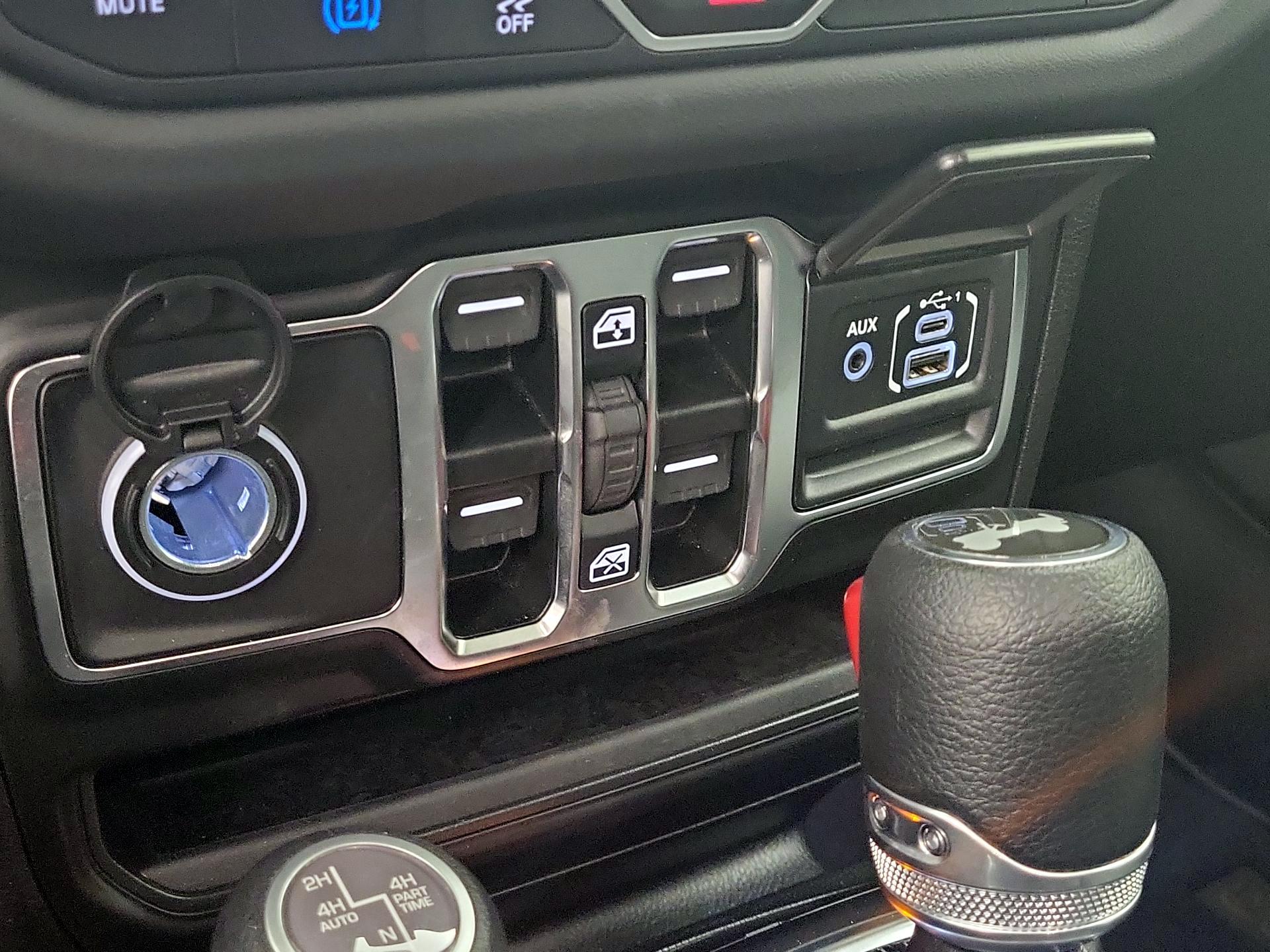 Thumbnail: 2025 Jeep Wrangler - 18