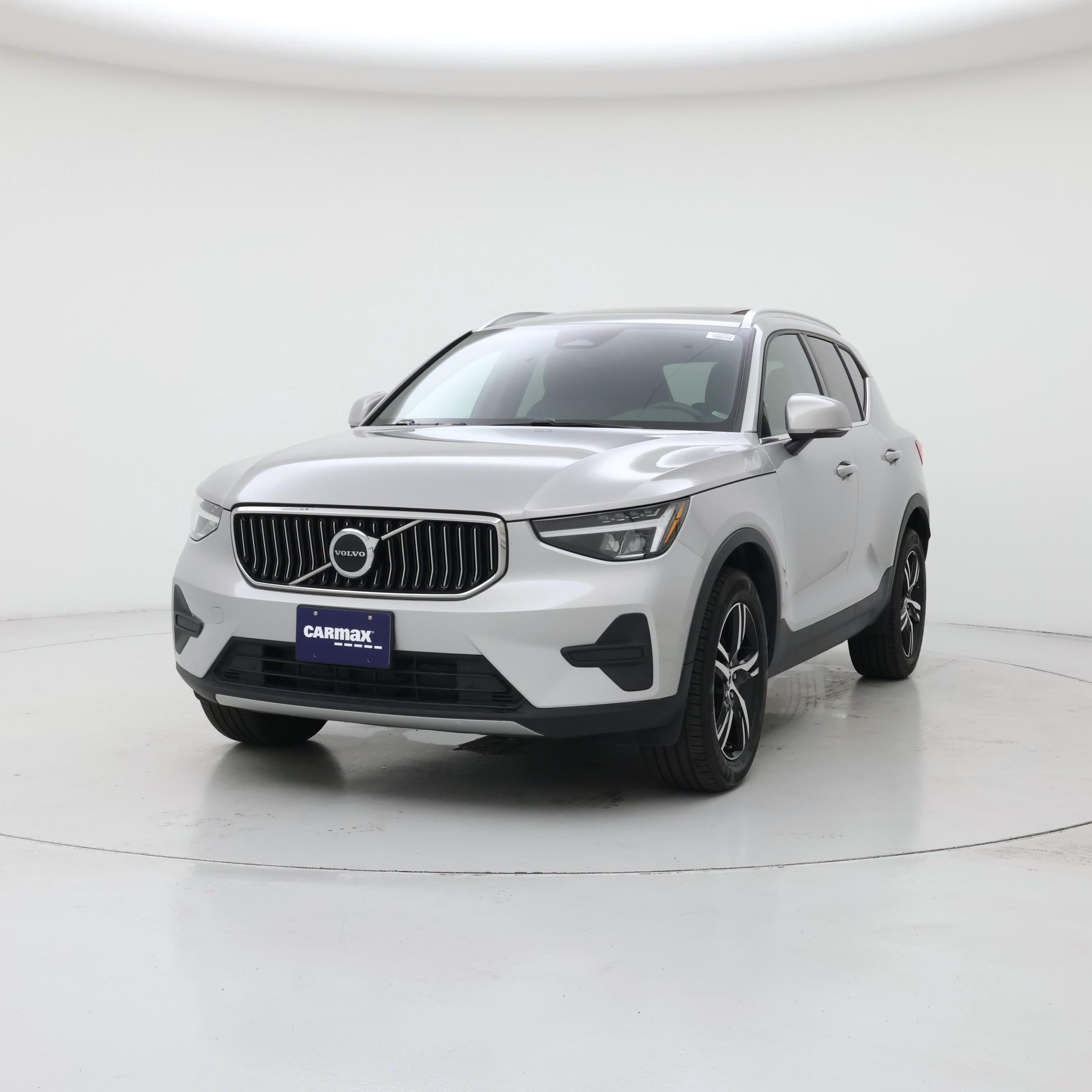 Thumbnail: 2025 Volvo XC40 - 4