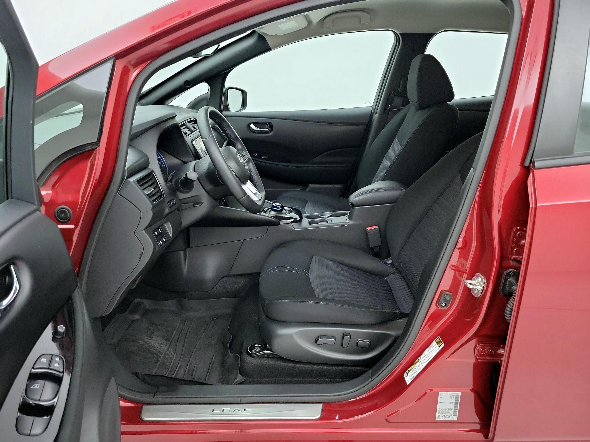 Thumbnail: 2024 Nissan Leaf - 11