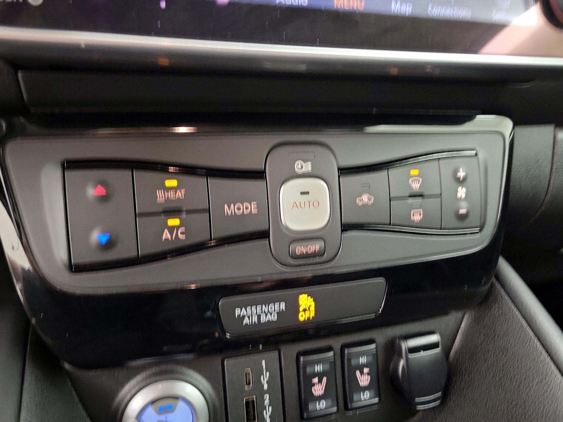 Thumbnail: 2024 Nissan Leaf - 17