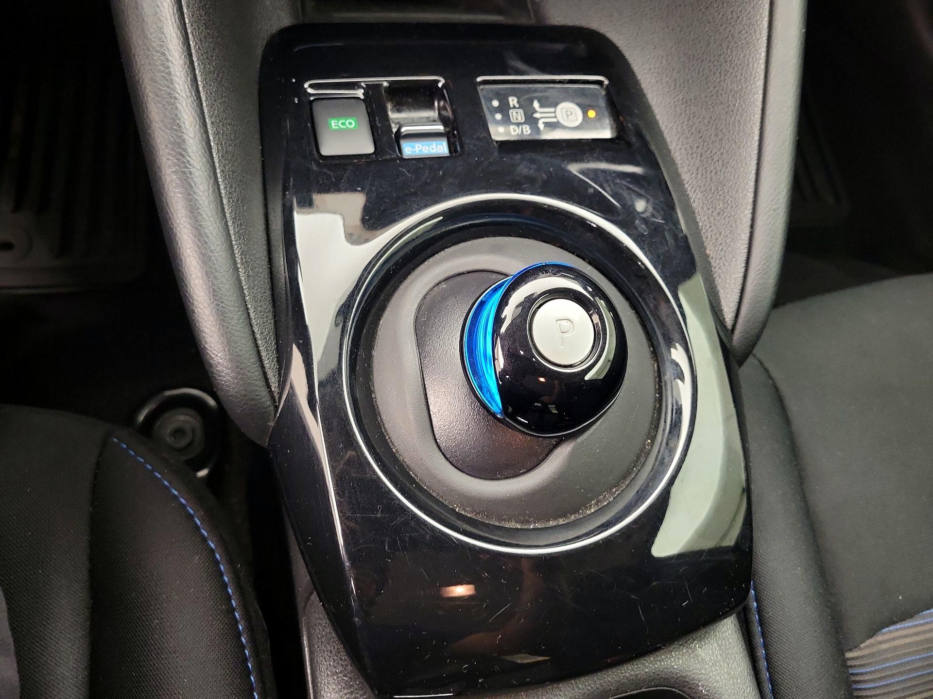 Thumbnail: 2024 Nissan Leaf - 17