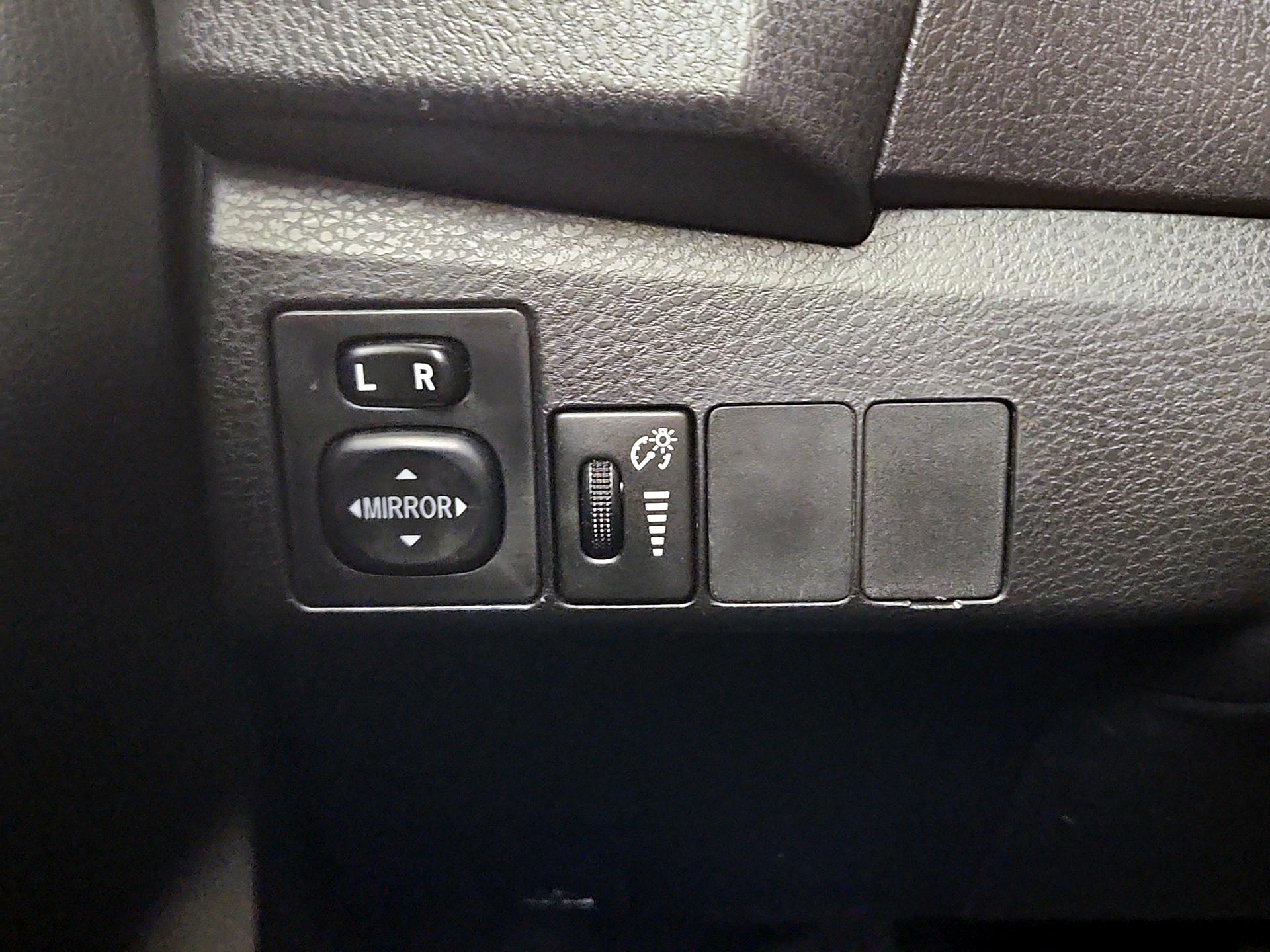 Thumbnail: 2015 Toyota Corolla - 13