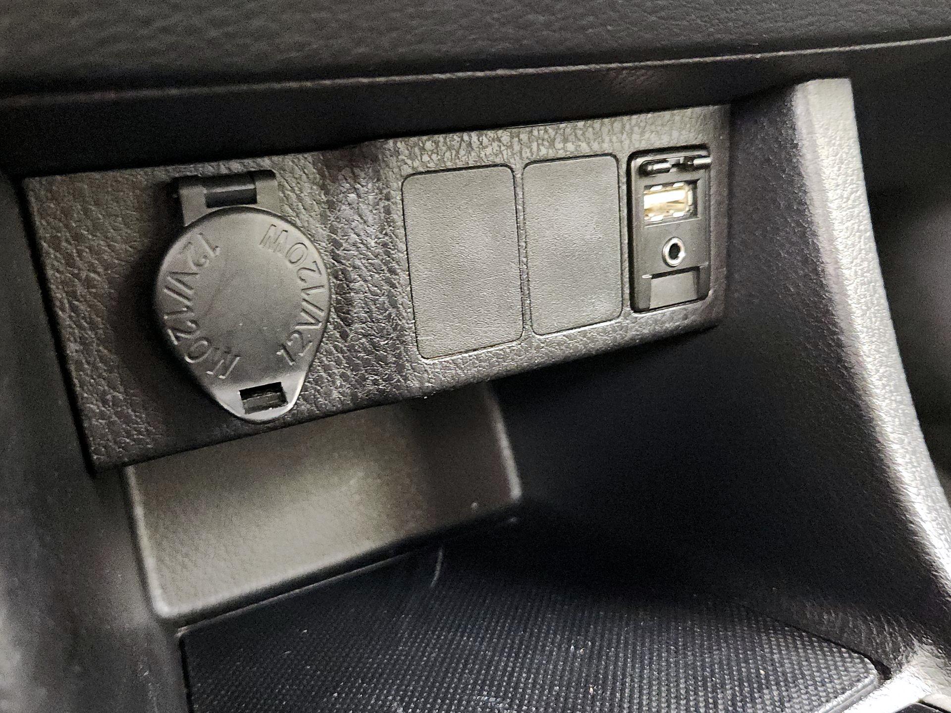 Thumbnail: 2015 Toyota Corolla - 18