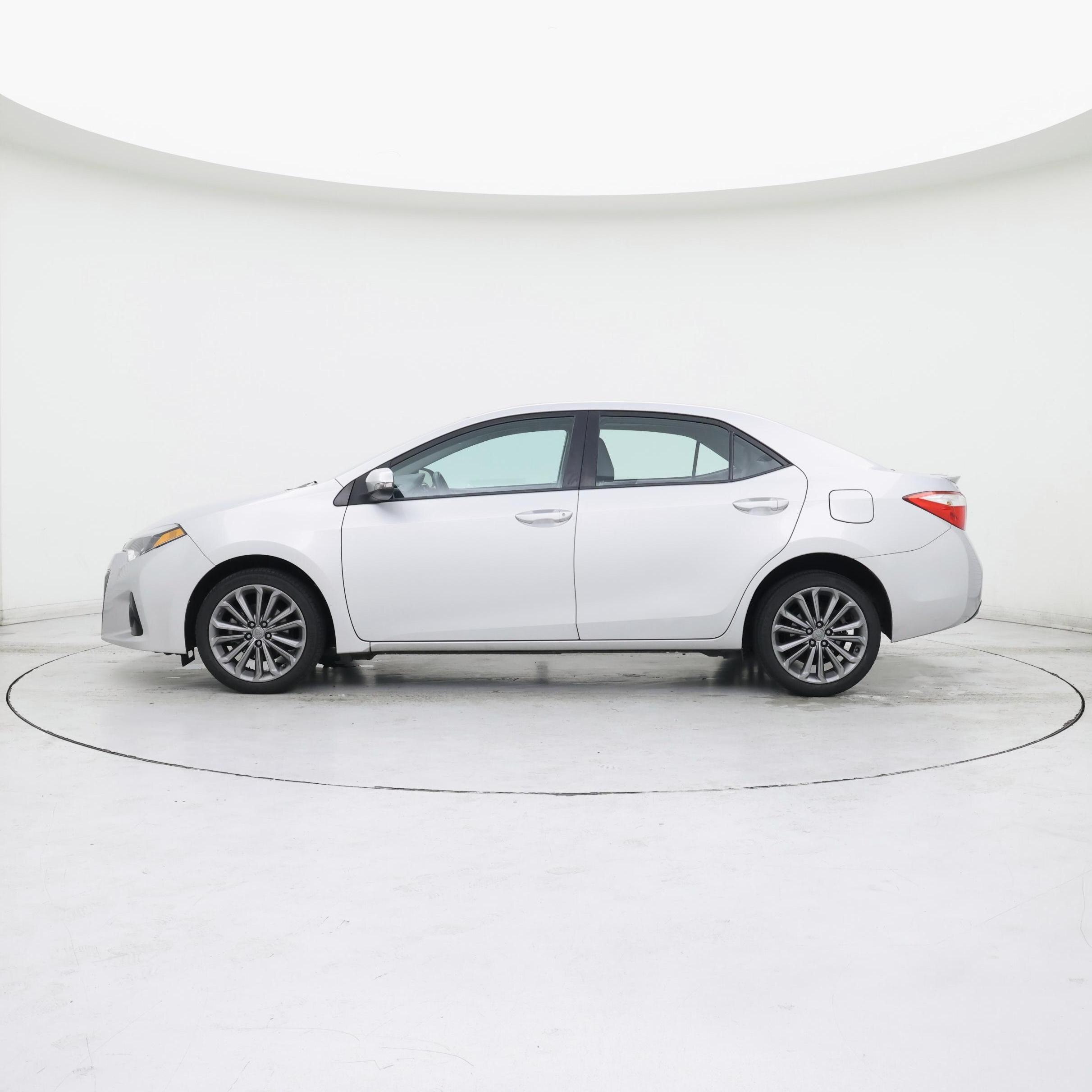 Thumbnail: 2015 Toyota Corolla - 3