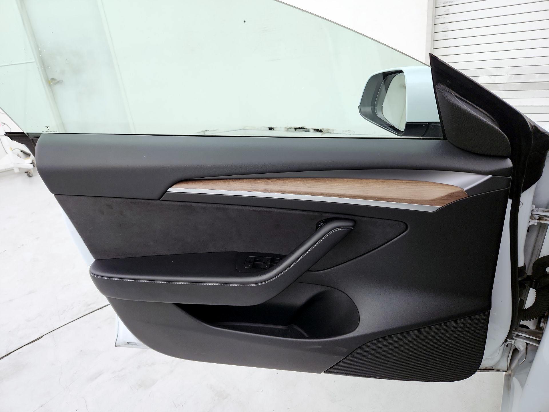 Thumbnail: 2023 Tesla Model 3 - 12