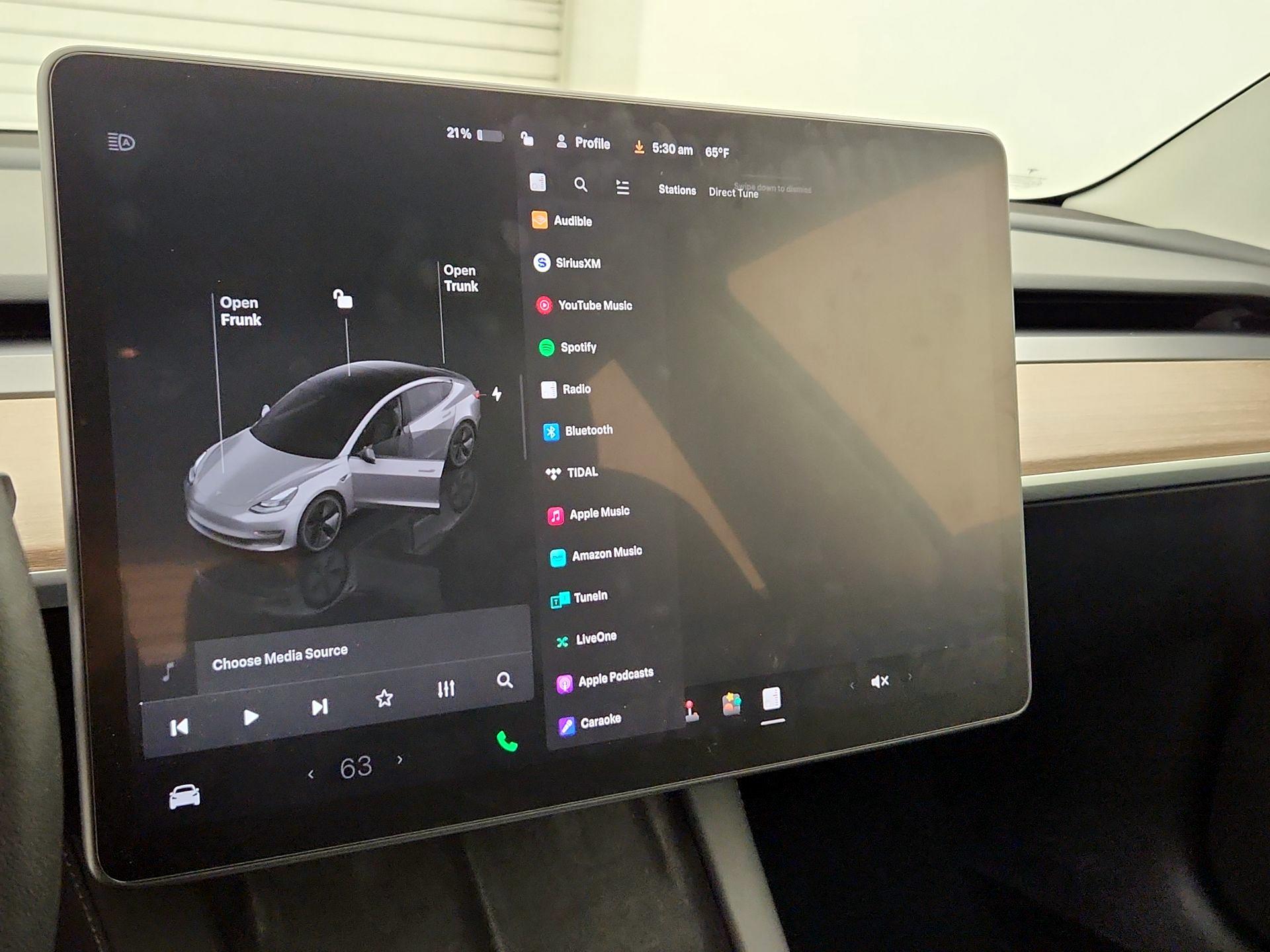 Thumbnail: 2023 Tesla Model 3 - 15