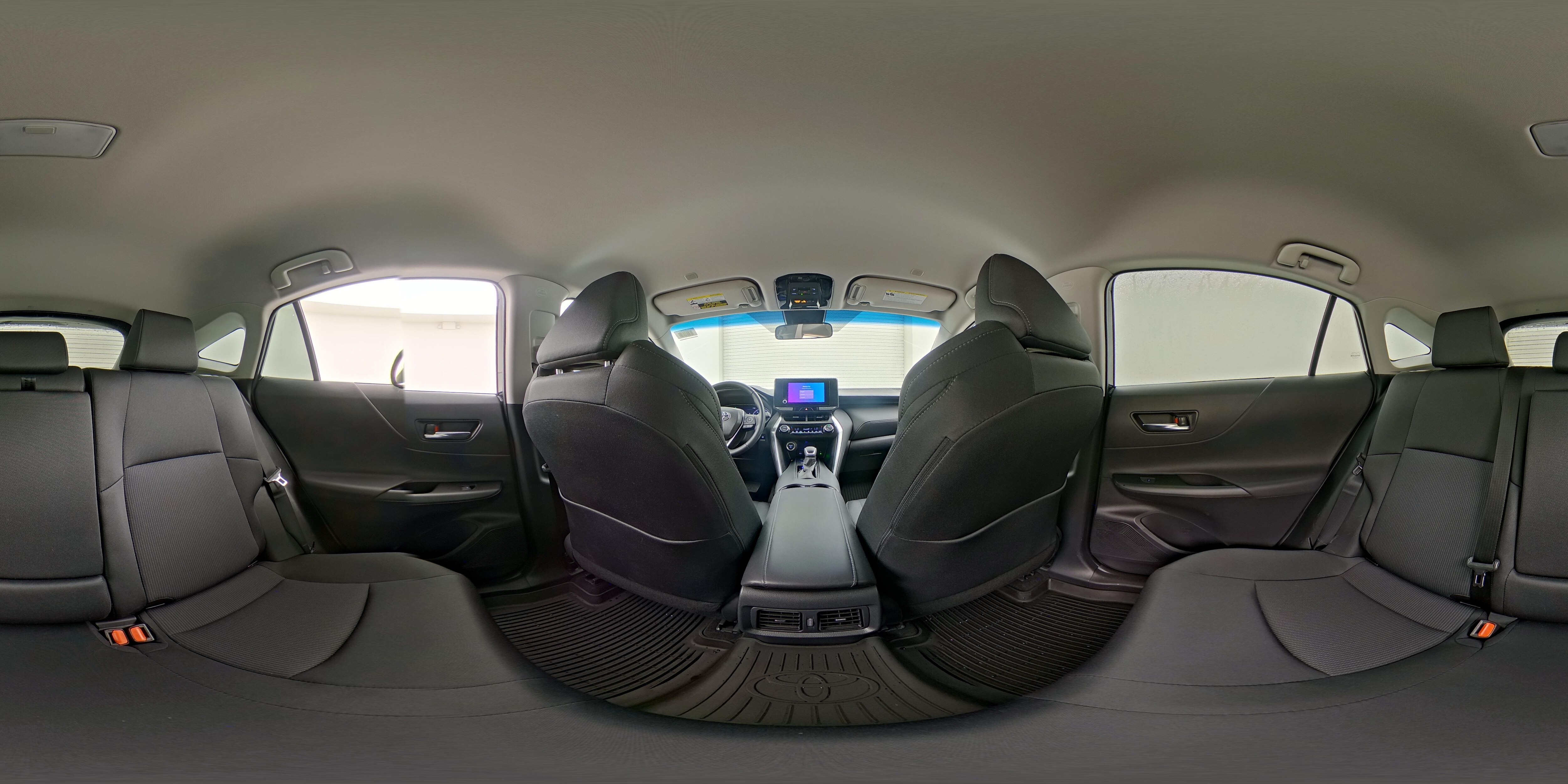 2024 Toyota Venza LE - Photo 25