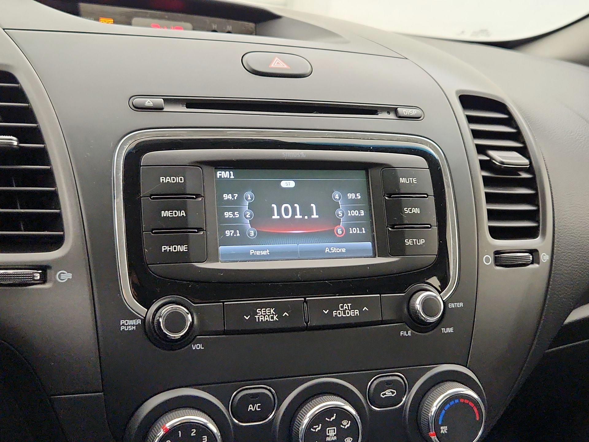 Thumbnail: 2017 Kia Forte - 15