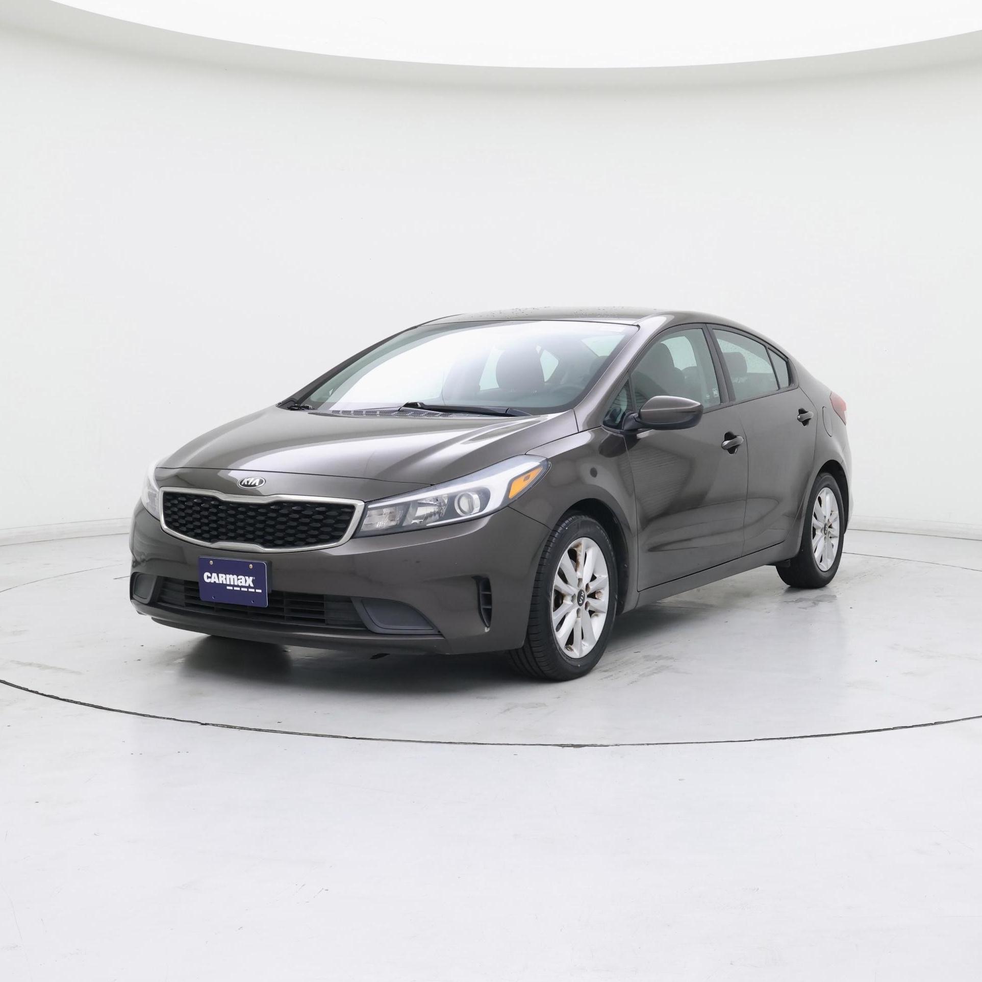Thumbnail: 2017 Kia Forte - 4